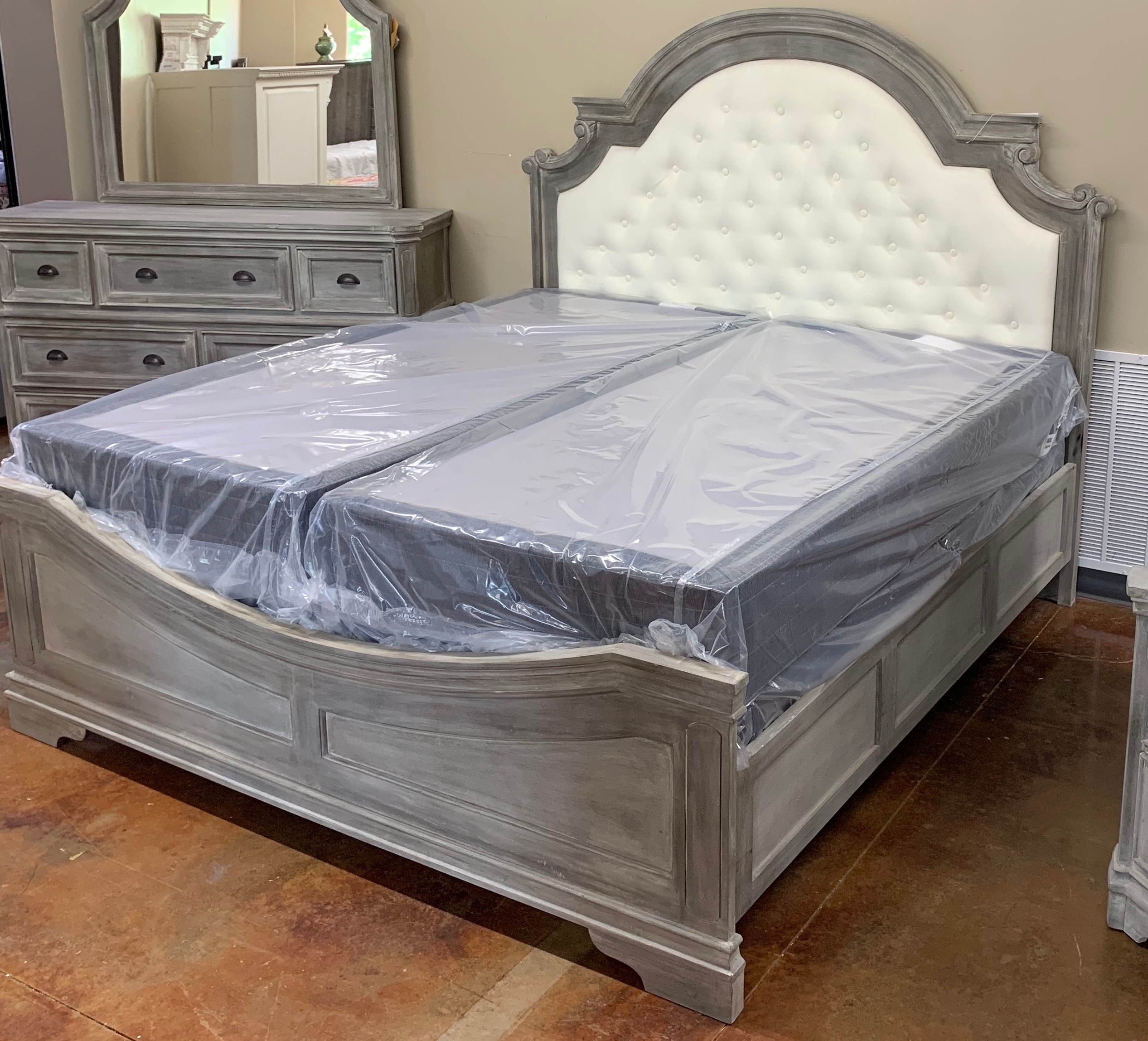 Burlington King Group King Bed Dresser Mirror Chest 2