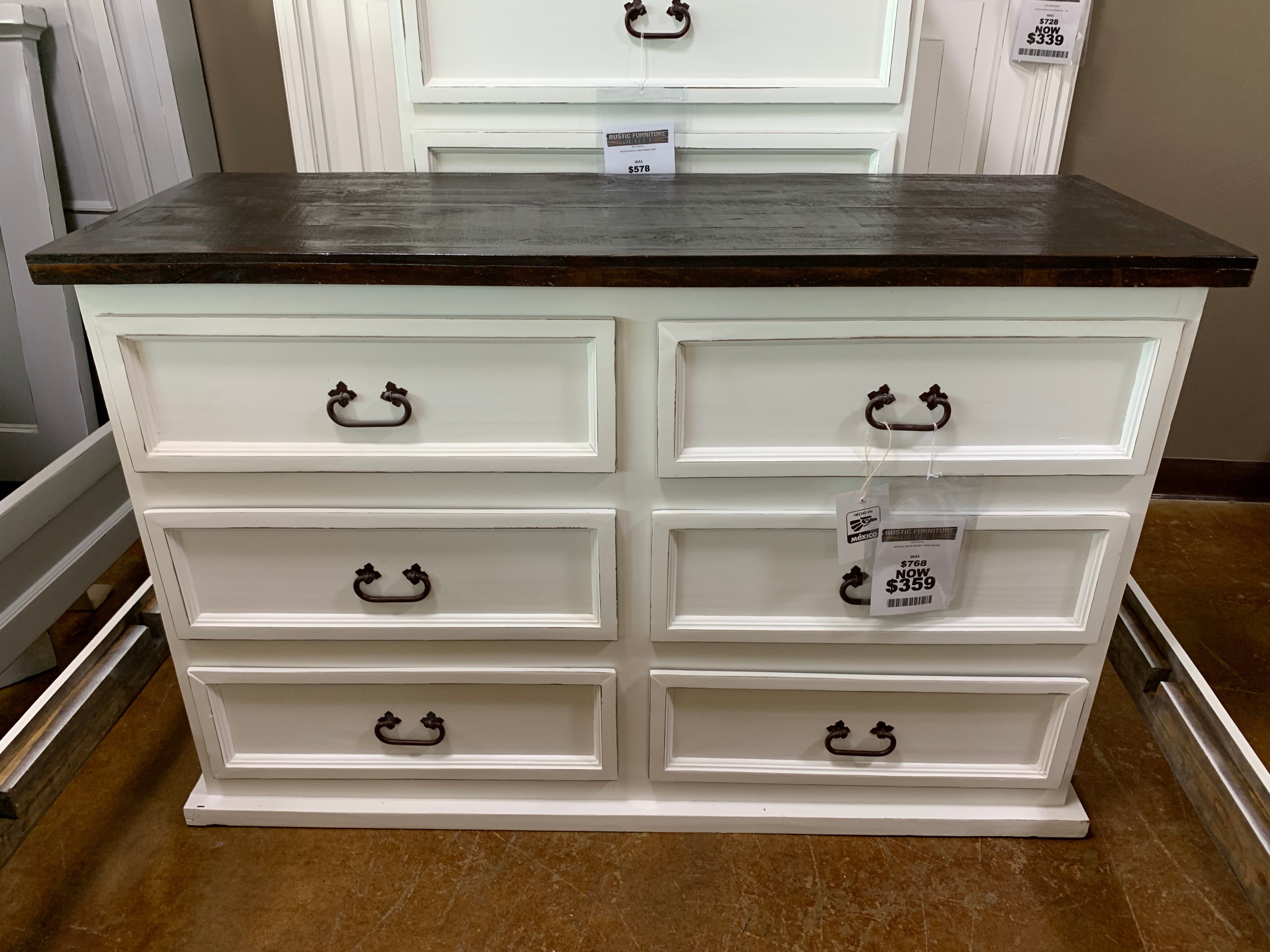 Mo Com1e Antique White Promo Dresser 6 Drawer