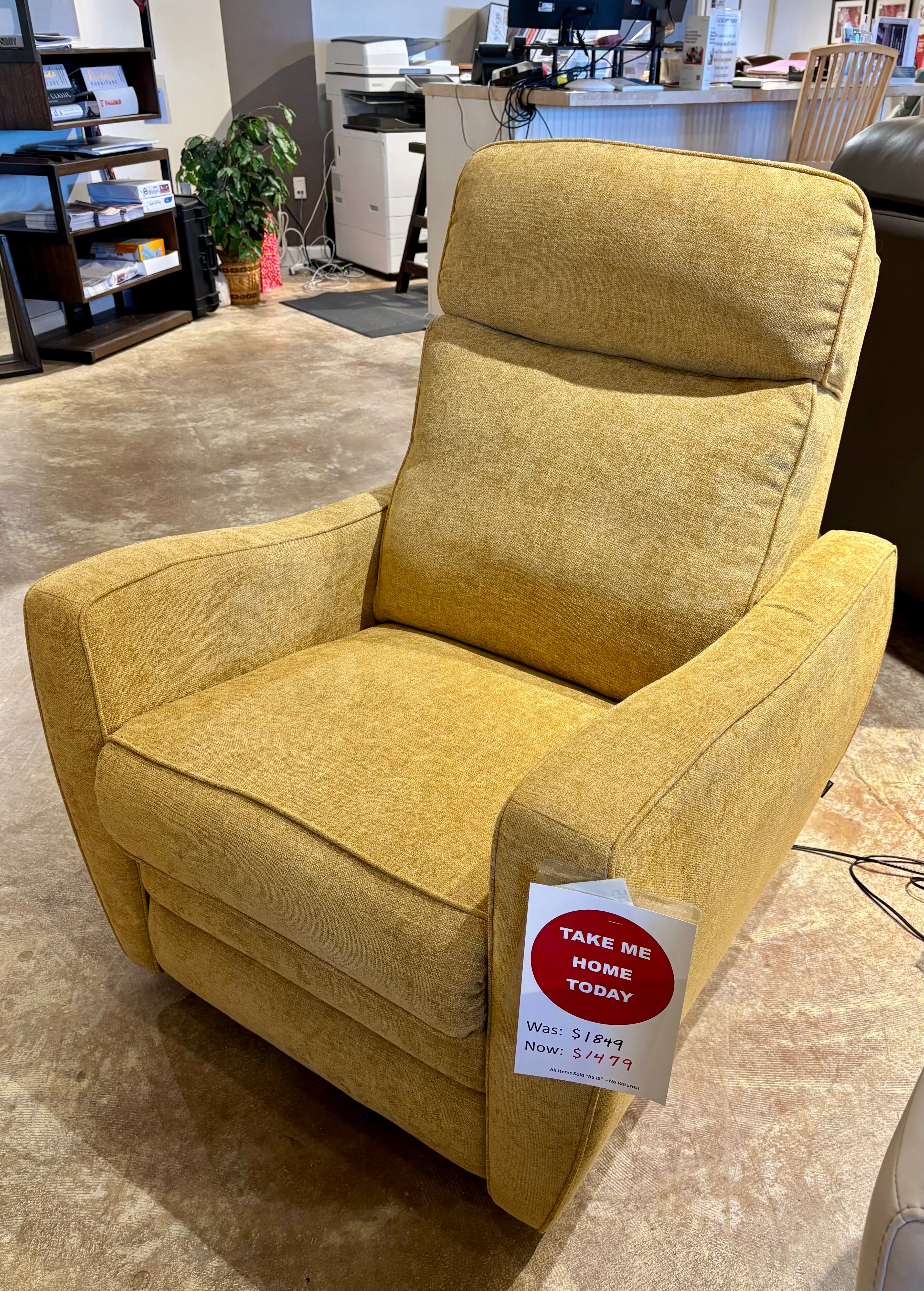 Hickory Park Clearance Oakridge Recliner by Palliser Furniture 40180-C1