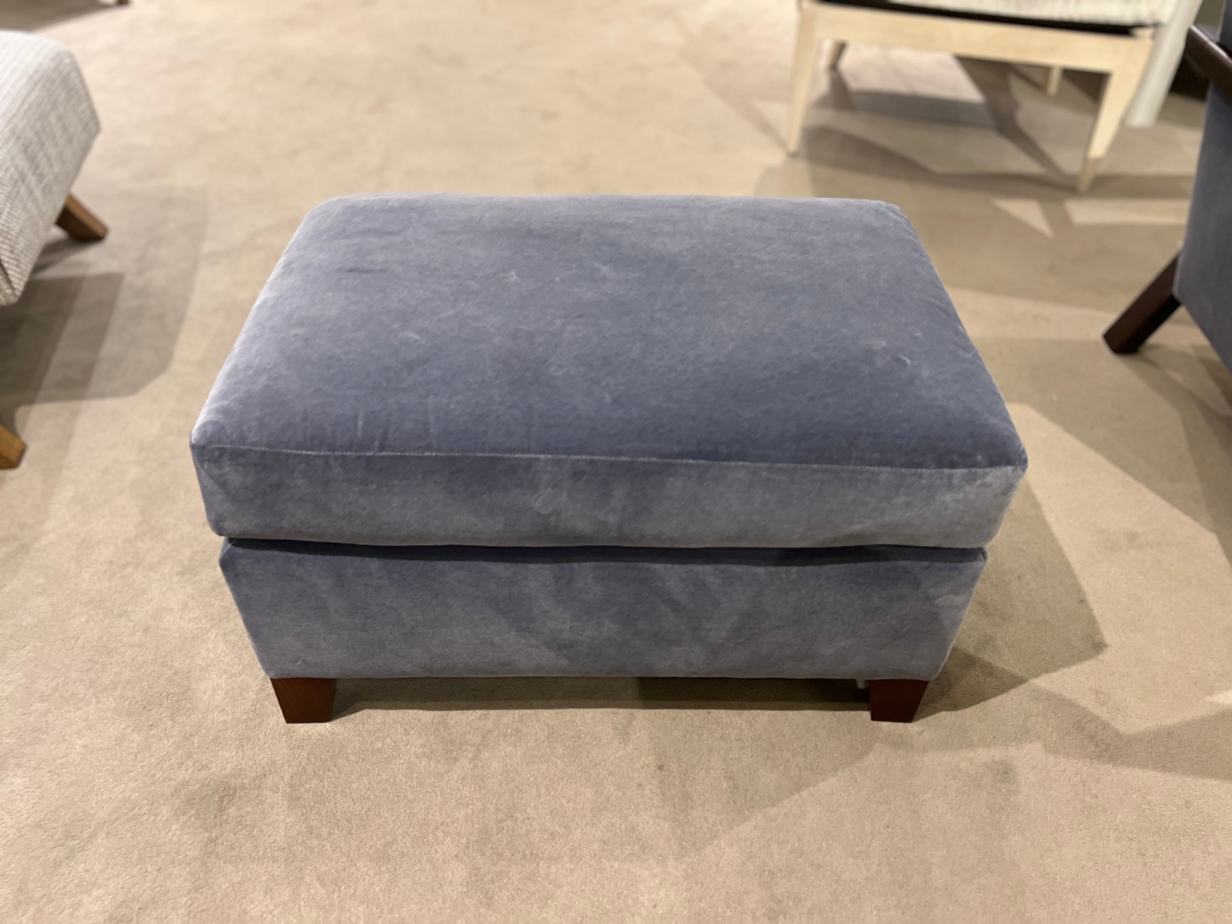 Hickory Chair Factory Outlet Jules Configurable Ottoman HC9509-29C/280