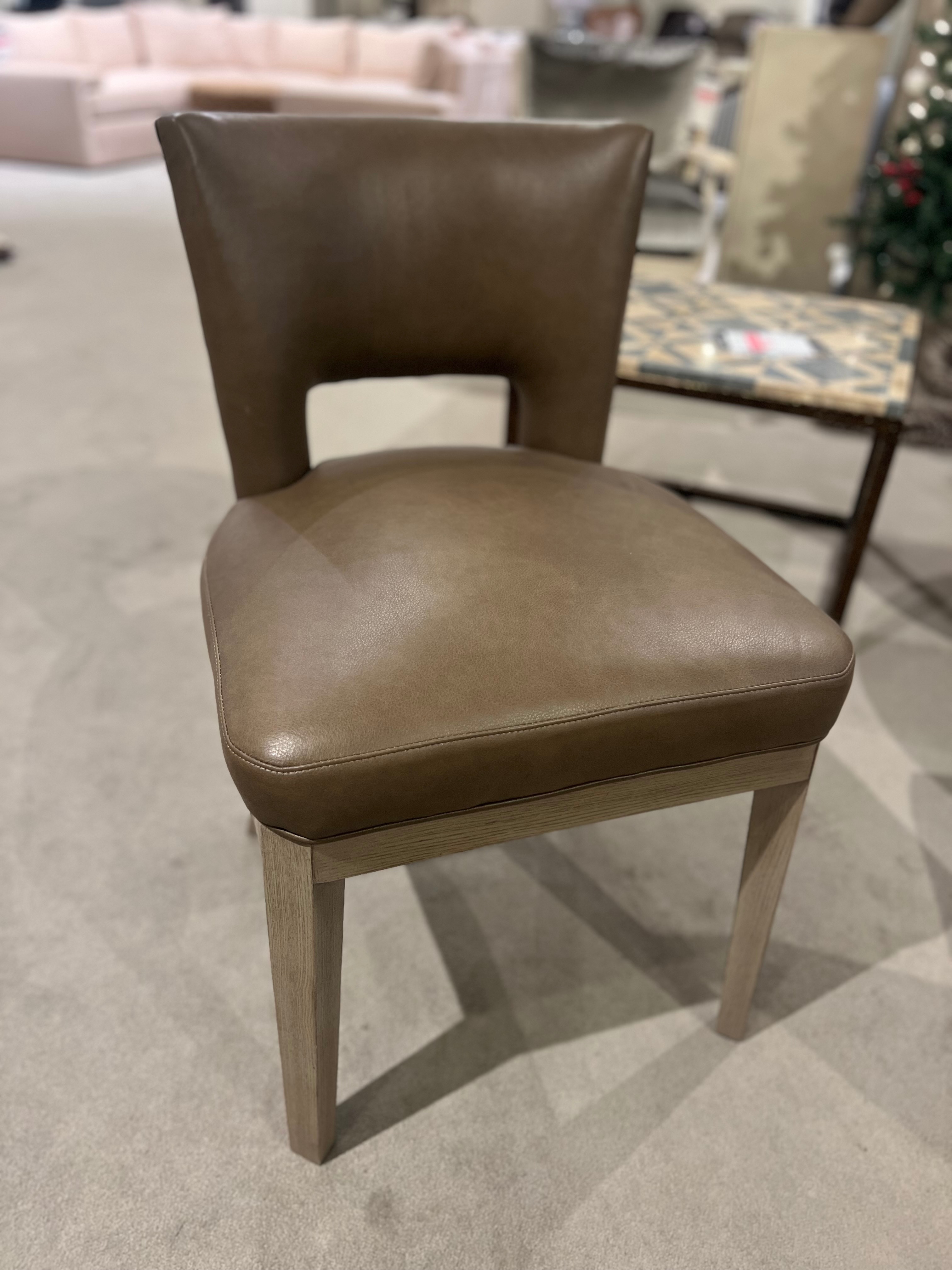 Hickory Chair Factory Outlet Finback Dining Side Chair HC7211-02/200