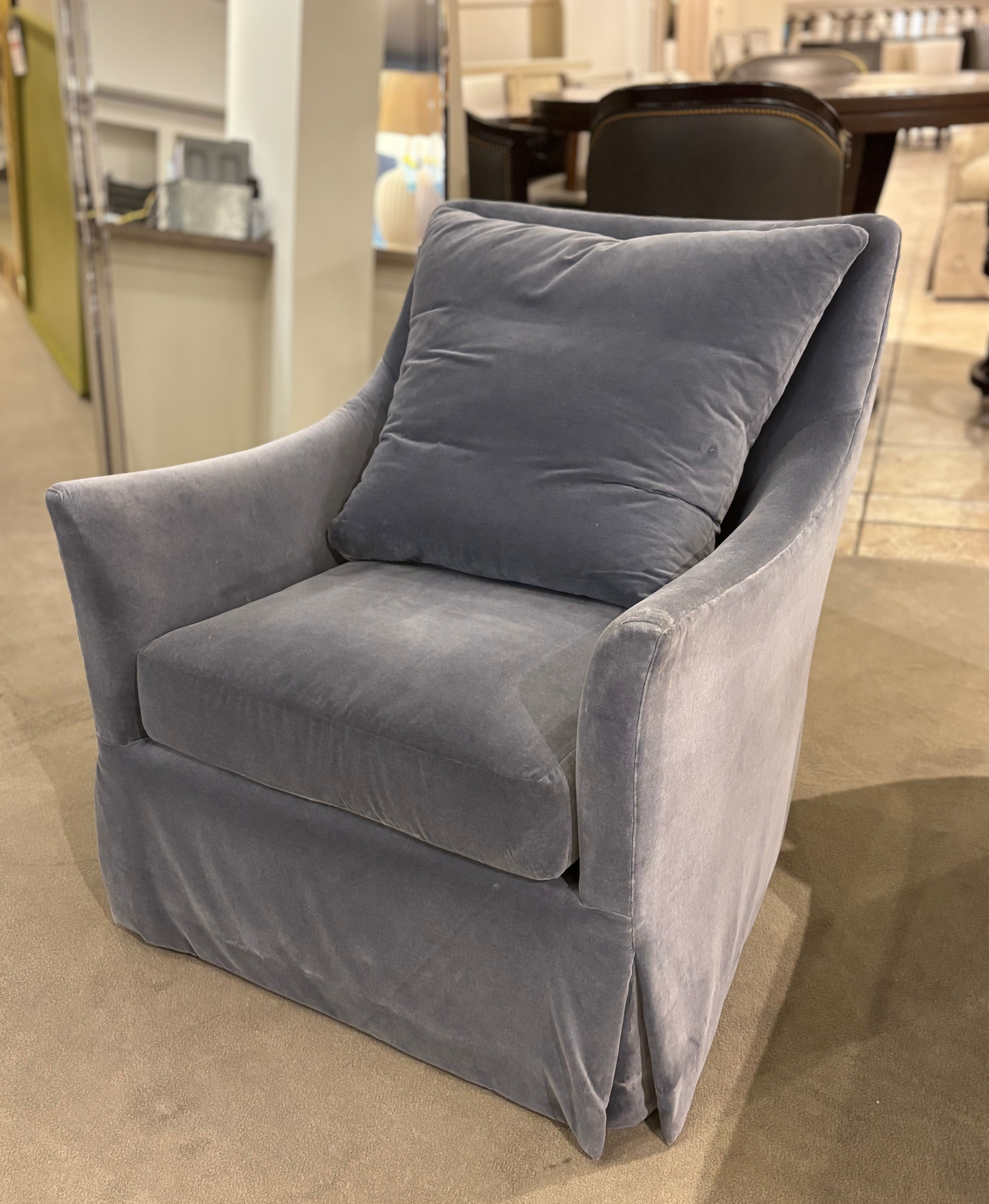 Hickory Chair Factory Outlet Jules Swivel Chair HC9509-SW/70