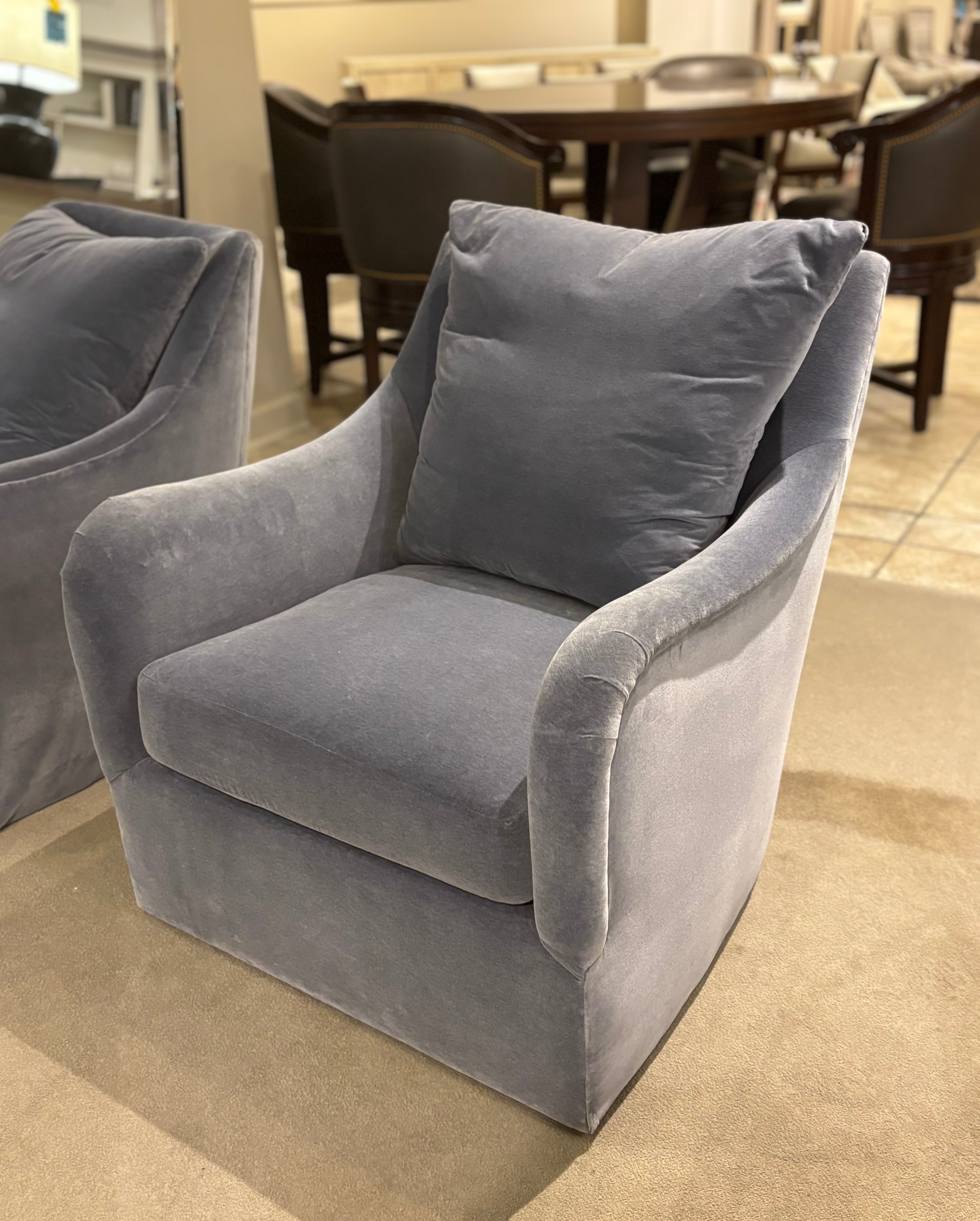 Hickory Chair Factory Outlet Jules Swivel Chair HC9509-SW/60