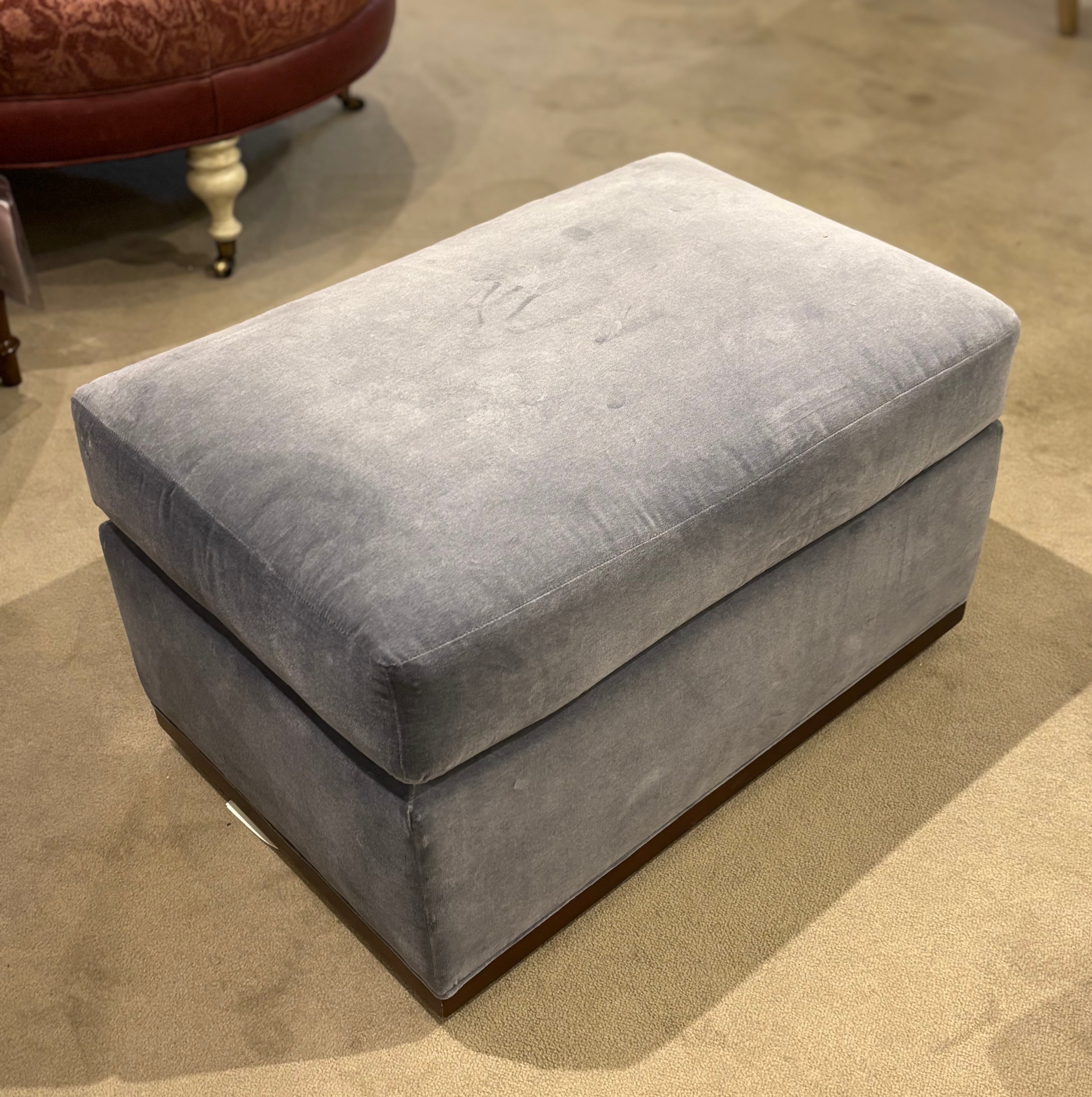 Hickory Chair Factory Outlet Jules Ottoman HC9509-29C/