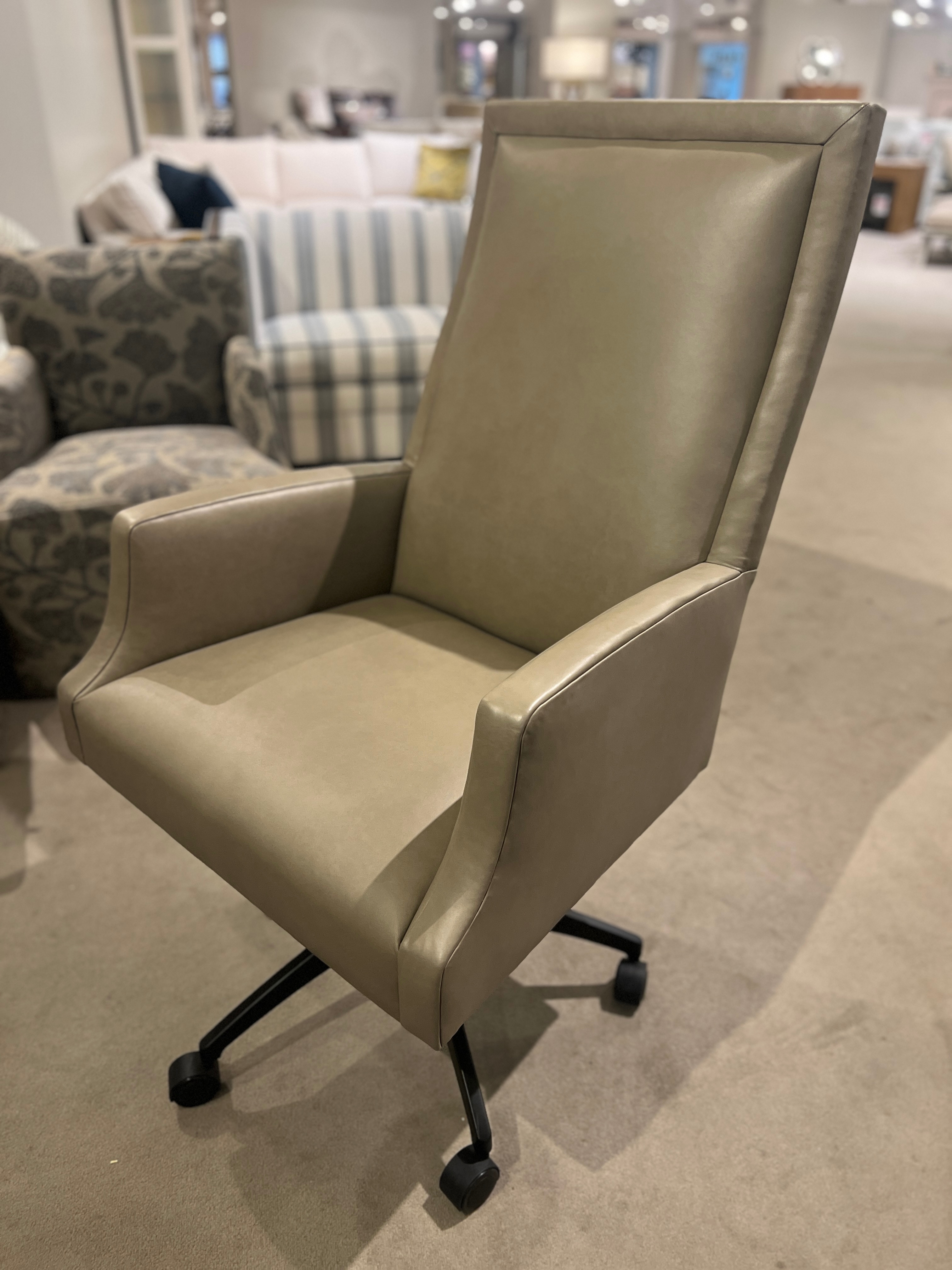 Century Furniture Factory Outlet Kenna Executive Chair CC9-3144R/240