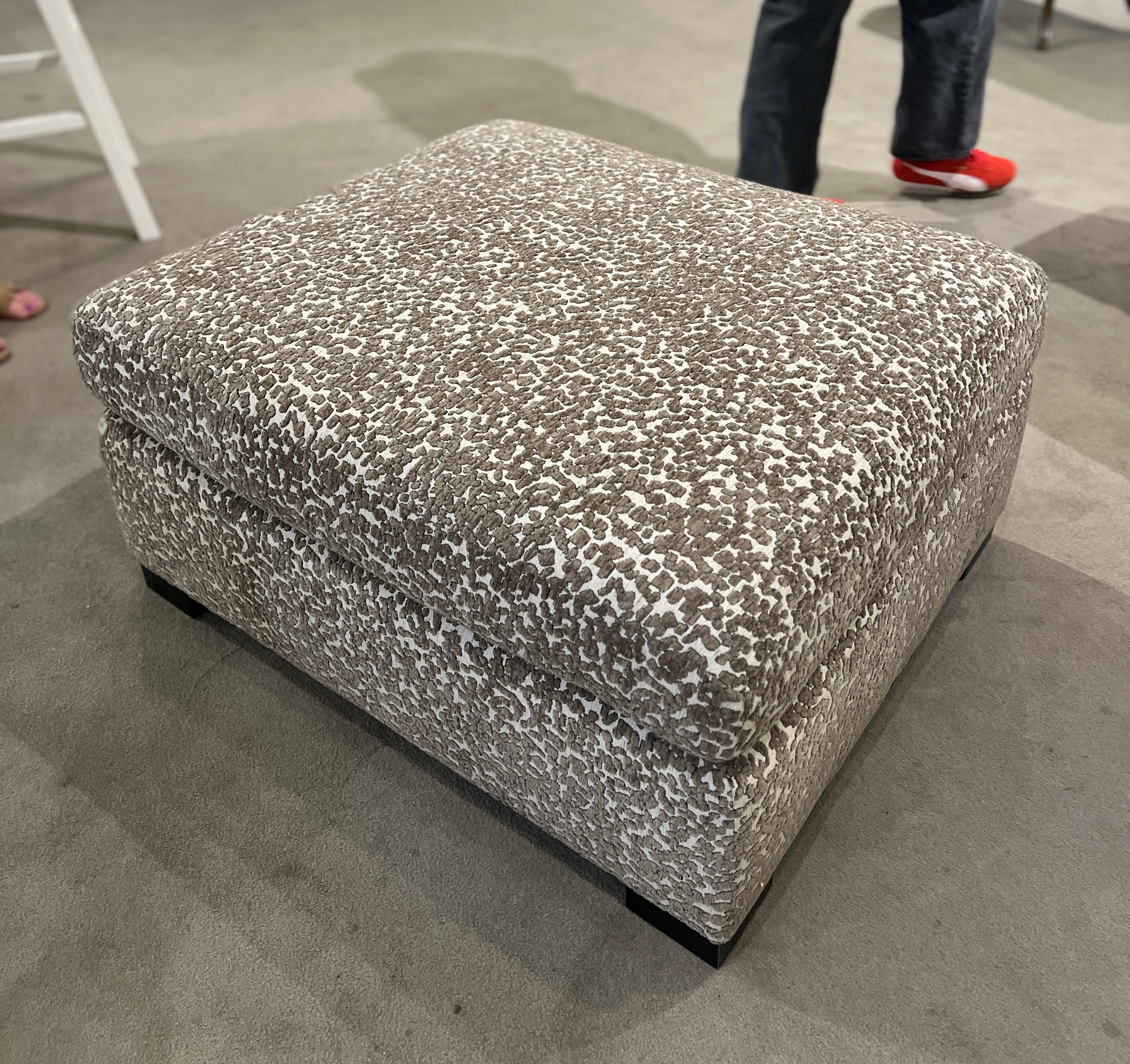 Century Furniture Factory Outlet Great Room Ottoman LTD7100-12/250