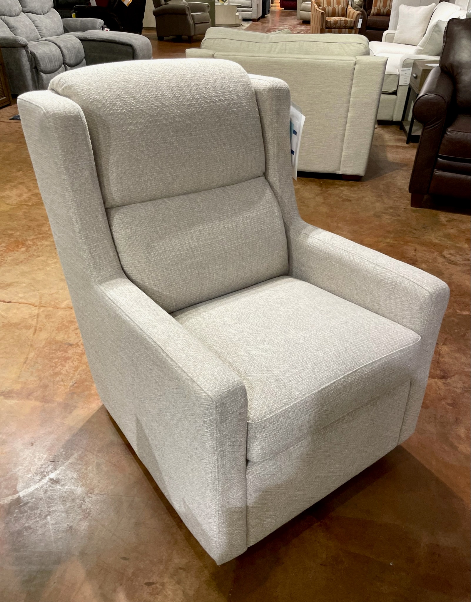 Hickory Park Clearance Dante Swivel Chair by La-Z-Boy Furniture 225-405
