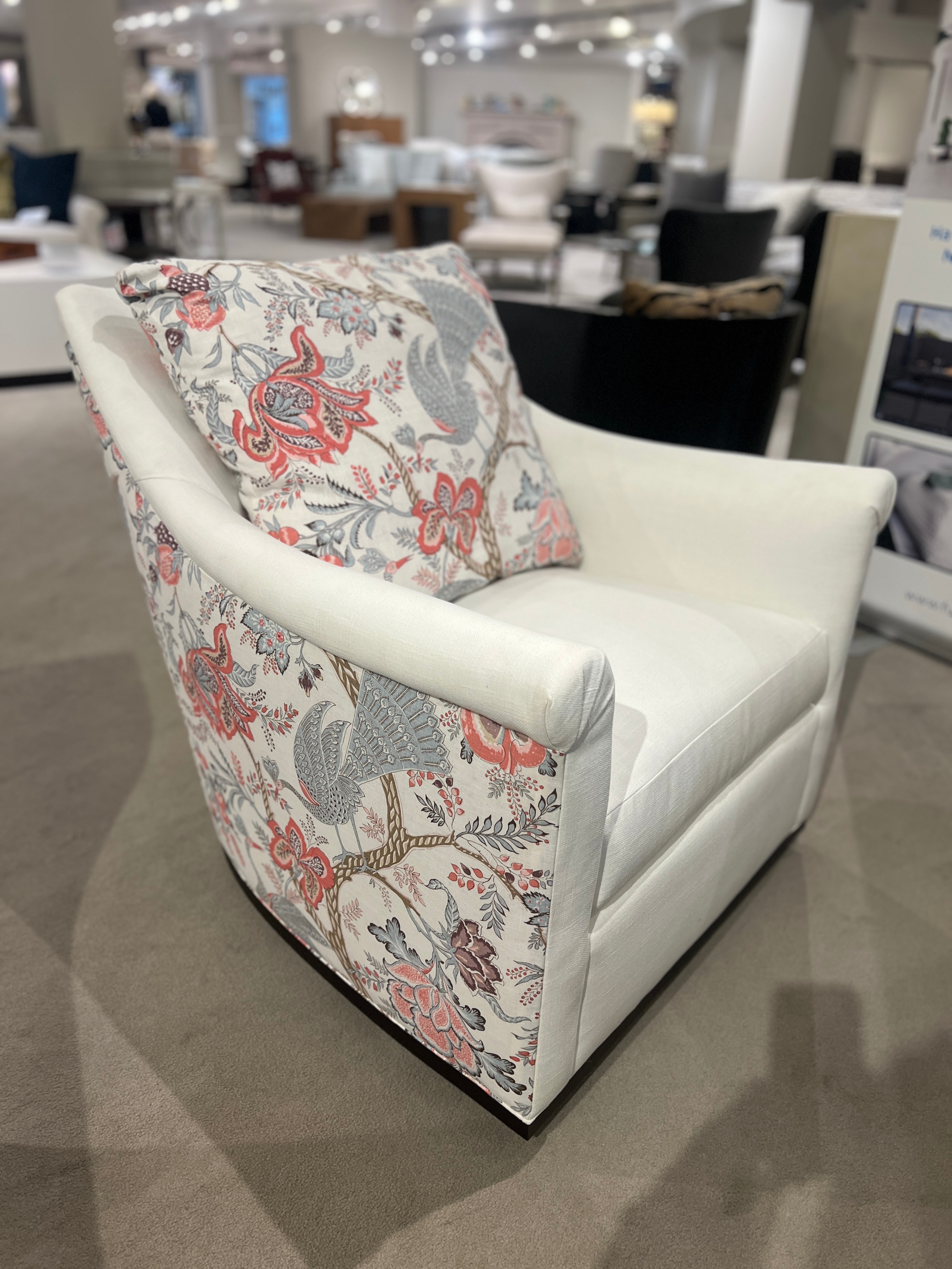 Hickory Chair Factory Outlet Jules Swivel Chair HC9509-SW290