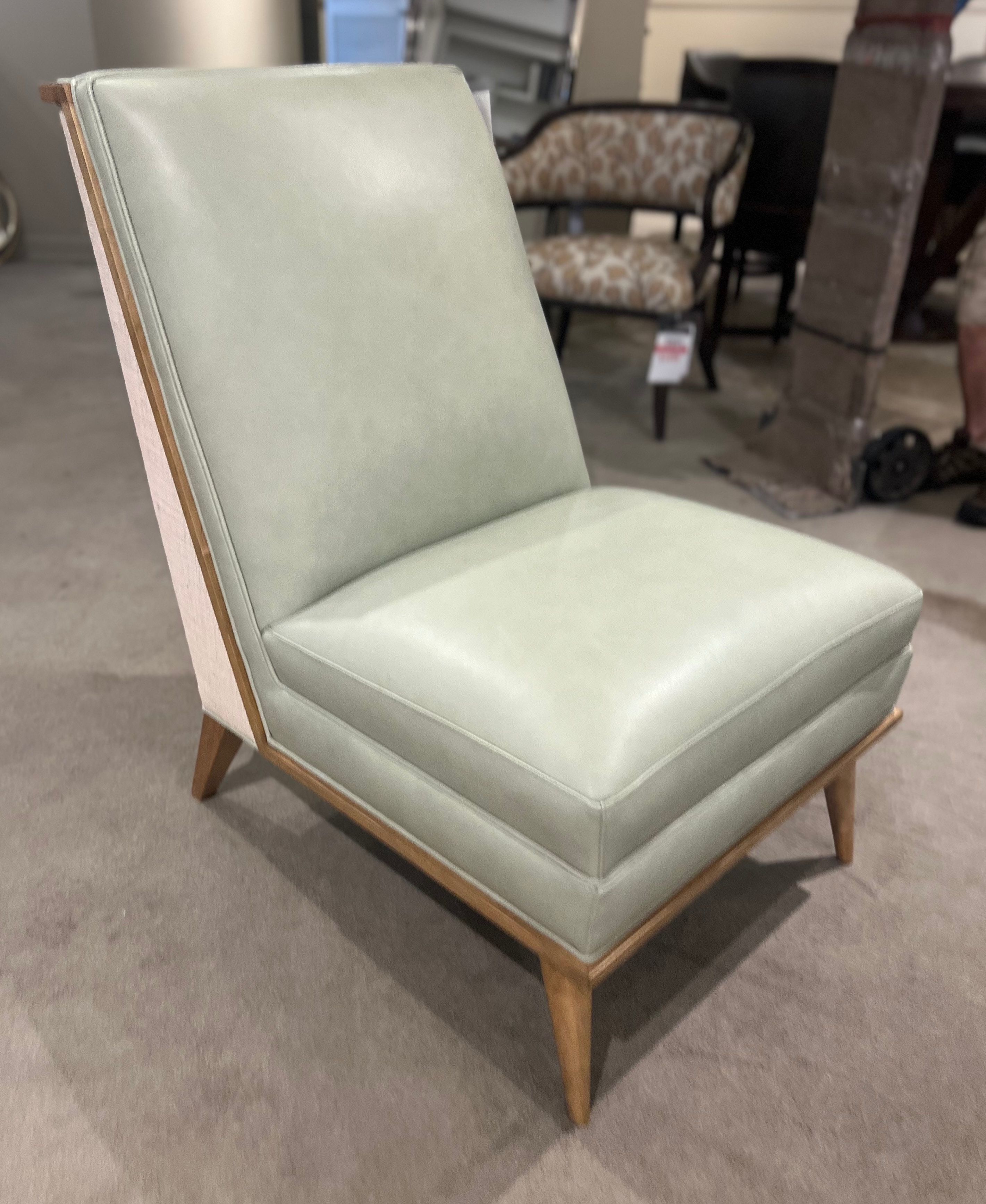 Hancock and Moore Factory Outlet Sample Chair 9996/101