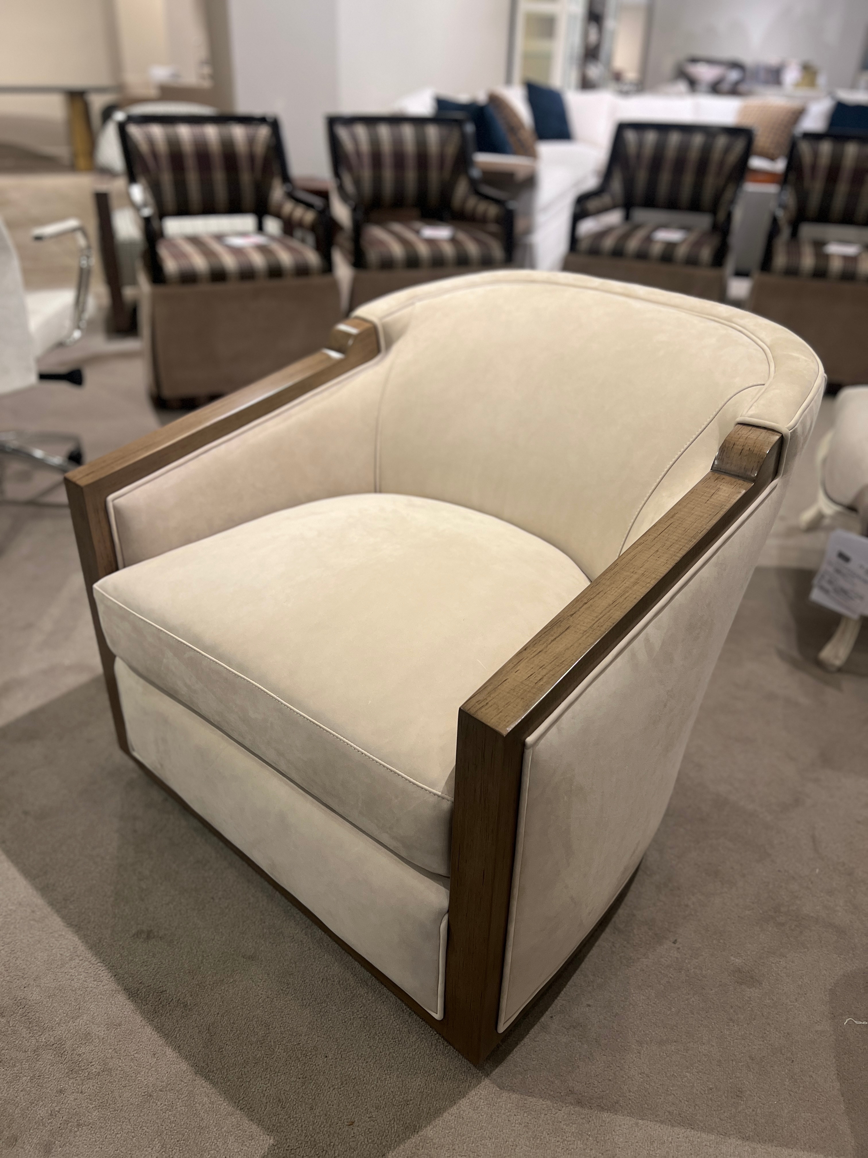 Jessica Charles Factory Outlet Gerhardt Swivel Chair 5341-S/10460