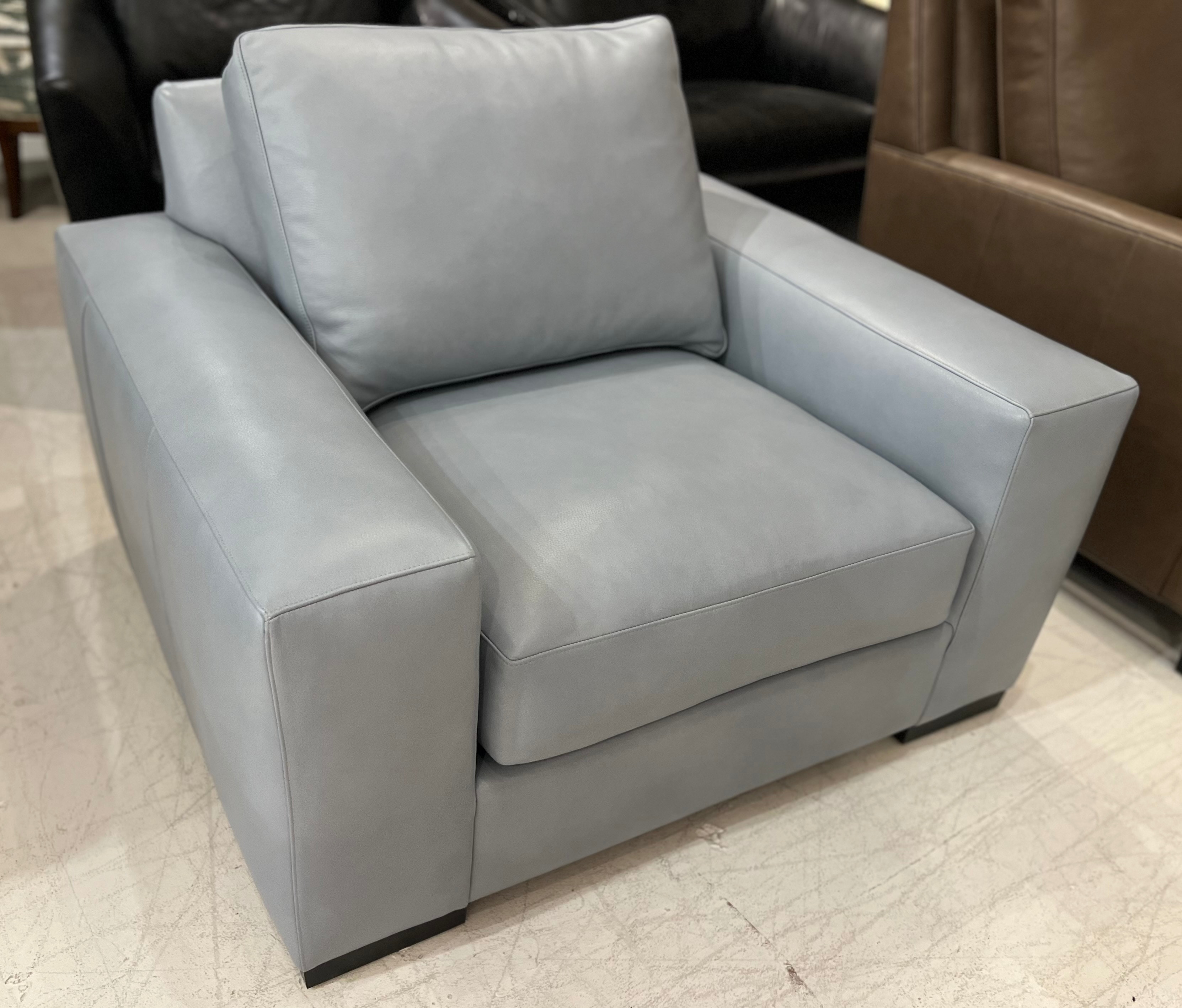Hancock and Moore Factory Outlet Milan Chair MD01TRS/129
