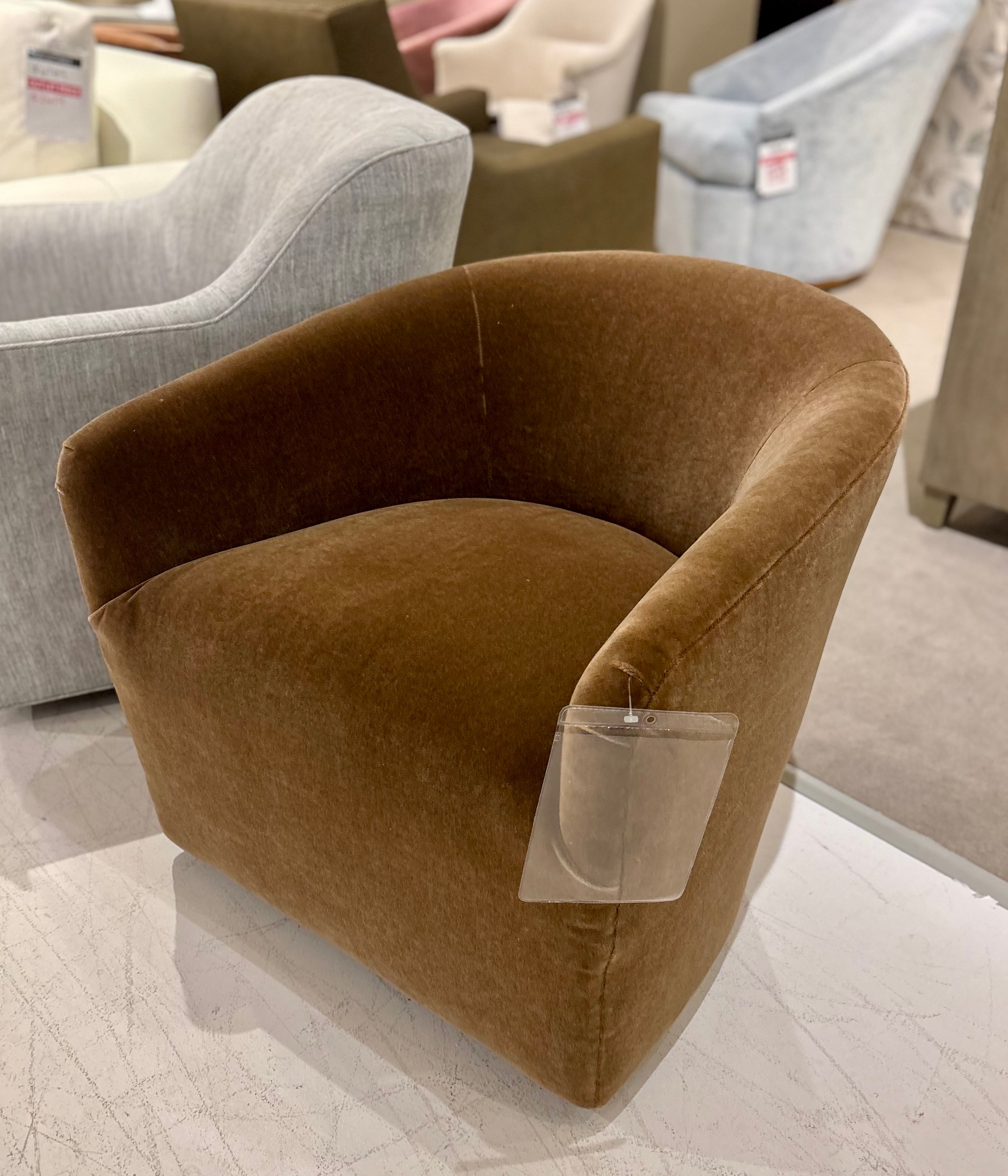 Jessica Charles Factory Outet Torance Swivel Chair 5313-S/087