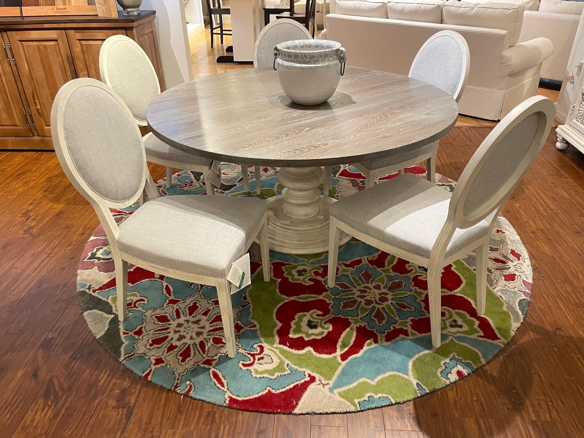 Hickory Park Clearance Rowan Dining Table and 5 Chairs by Bassett Furniture 4121-6060/4121-2000RD
