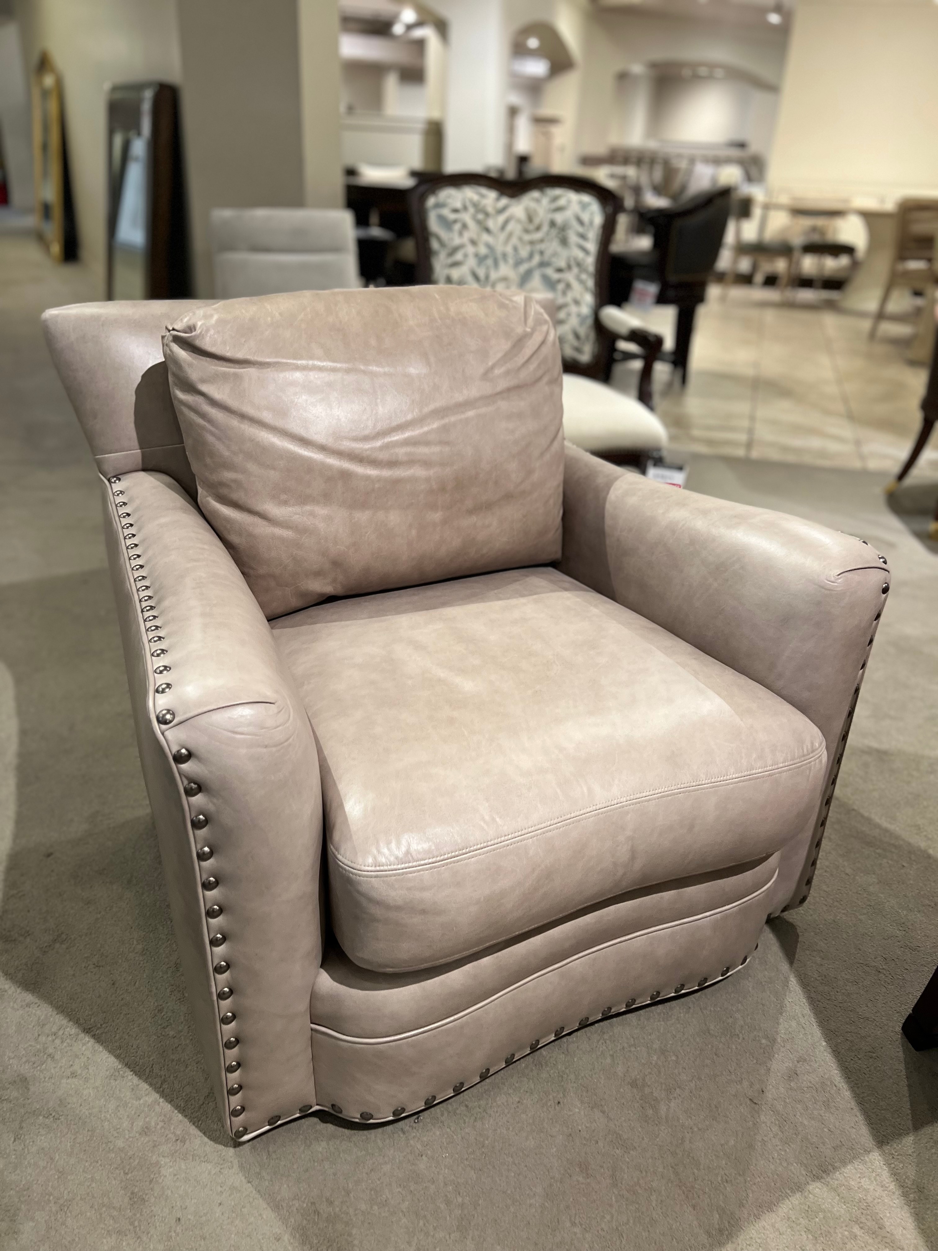 Century Furniture Factory Outlet Camden Swivel Chair Lr-17161/200