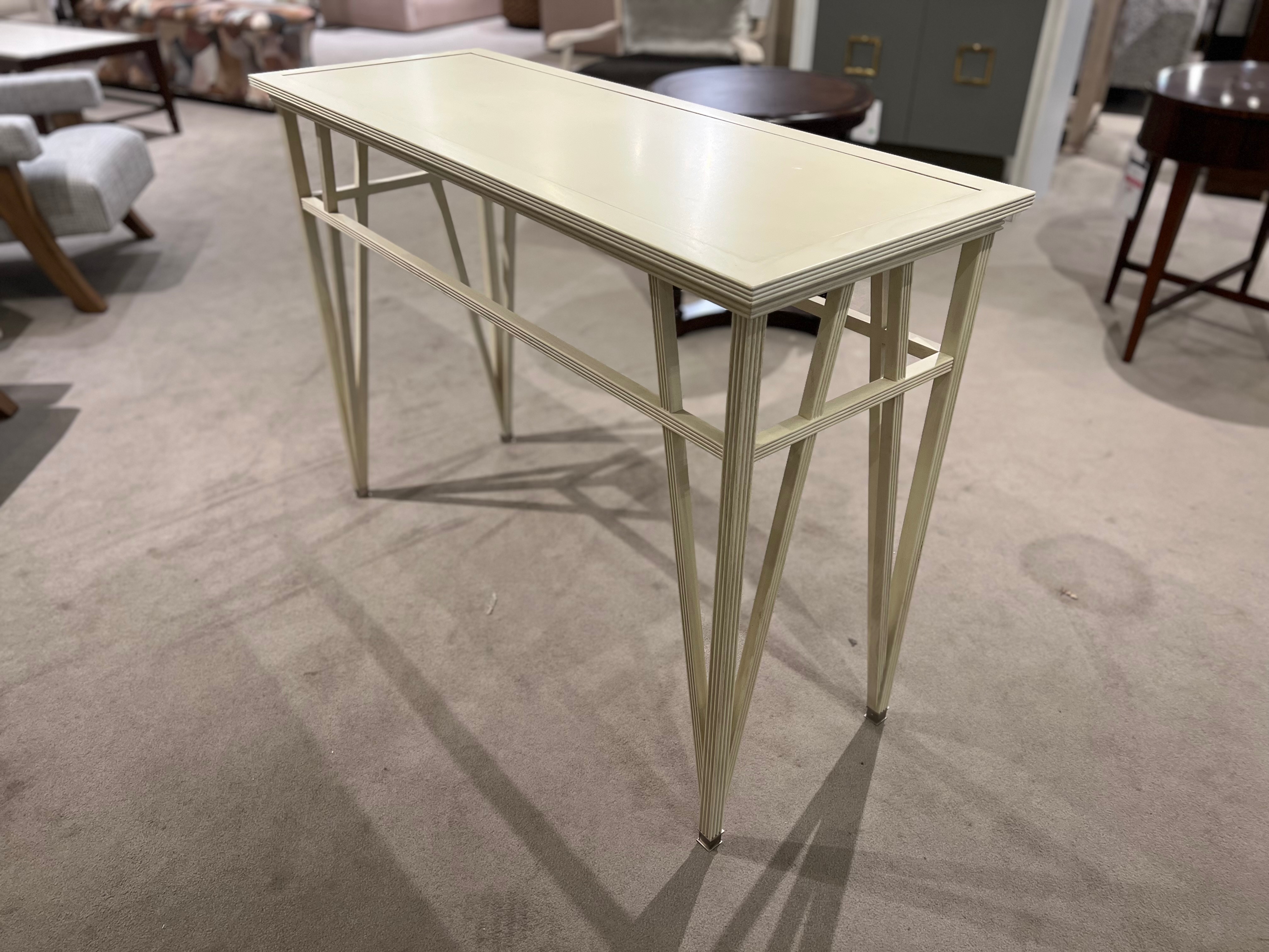 Hickory Chair Factory Outlet Marten Console Table HC7991-70/260