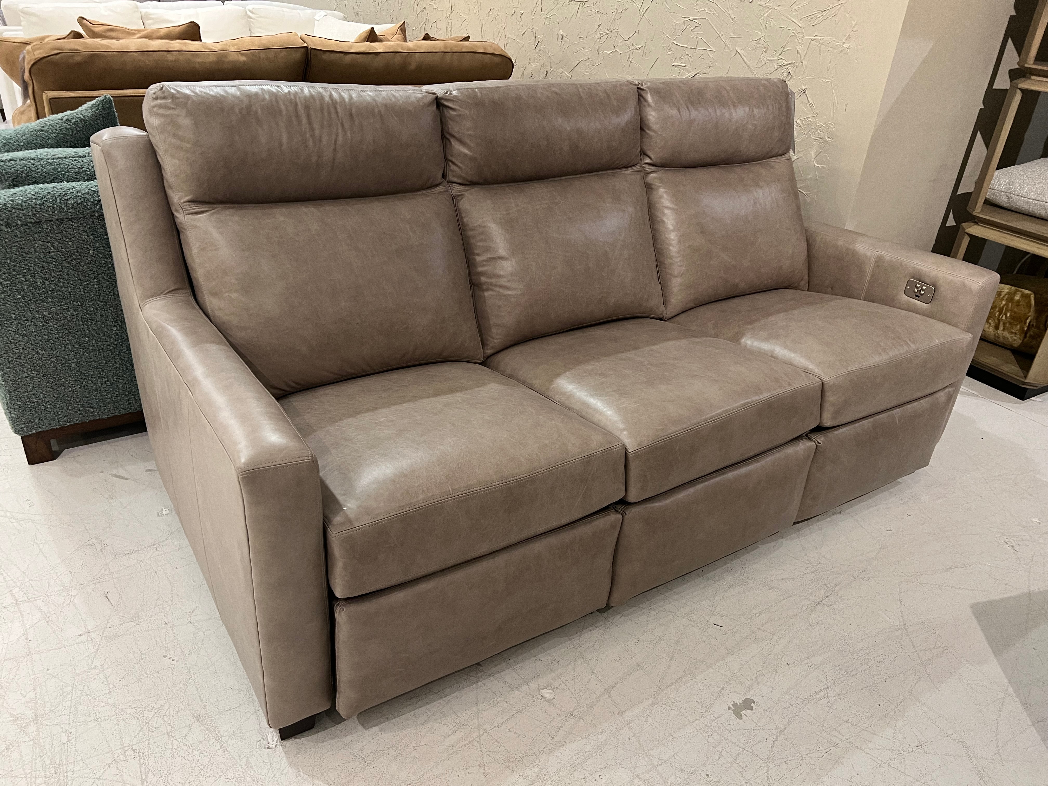 Century Furniture Factory Outlet Braxton Electric Sofa LR-C1009-2EM/350