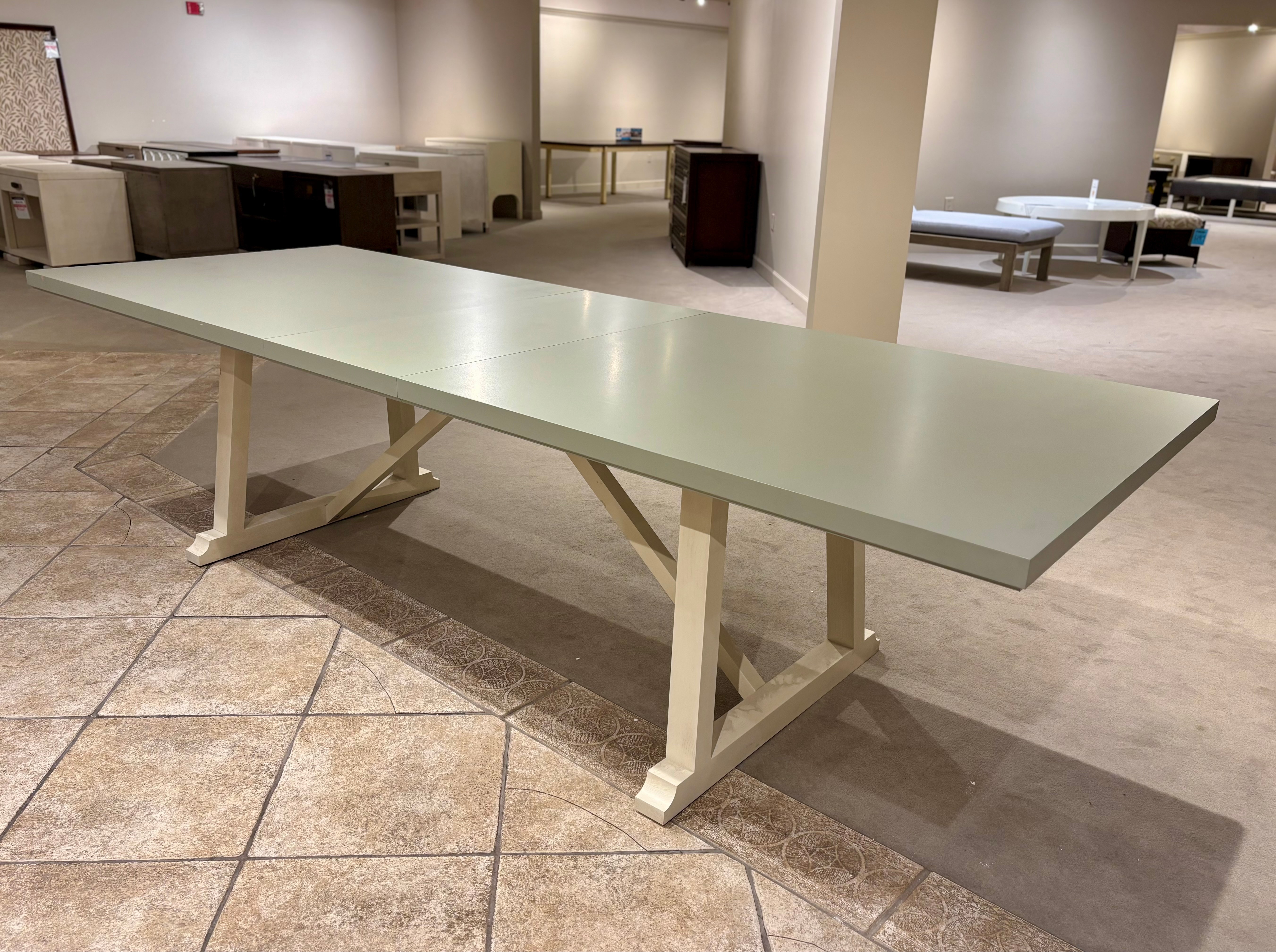 Highland House Factory Outlet Jackson Dining Table HH19-930/10,20,30