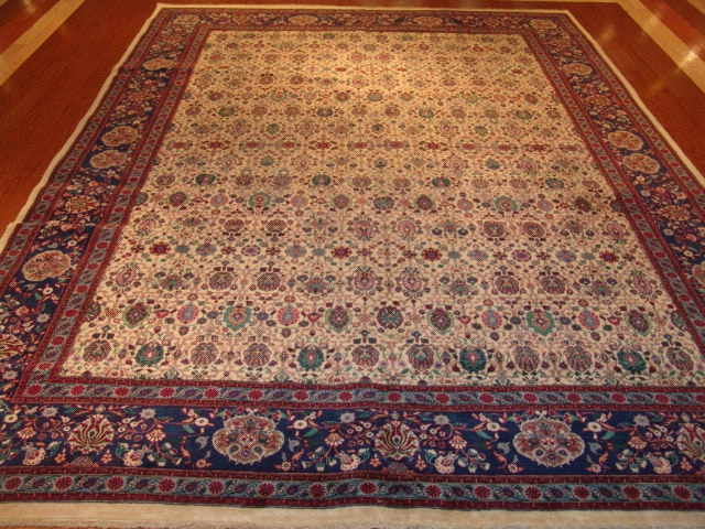 Roya Rugs One-of-a-Kind Fine Antique Turkish Sivas Area Rug 6144
