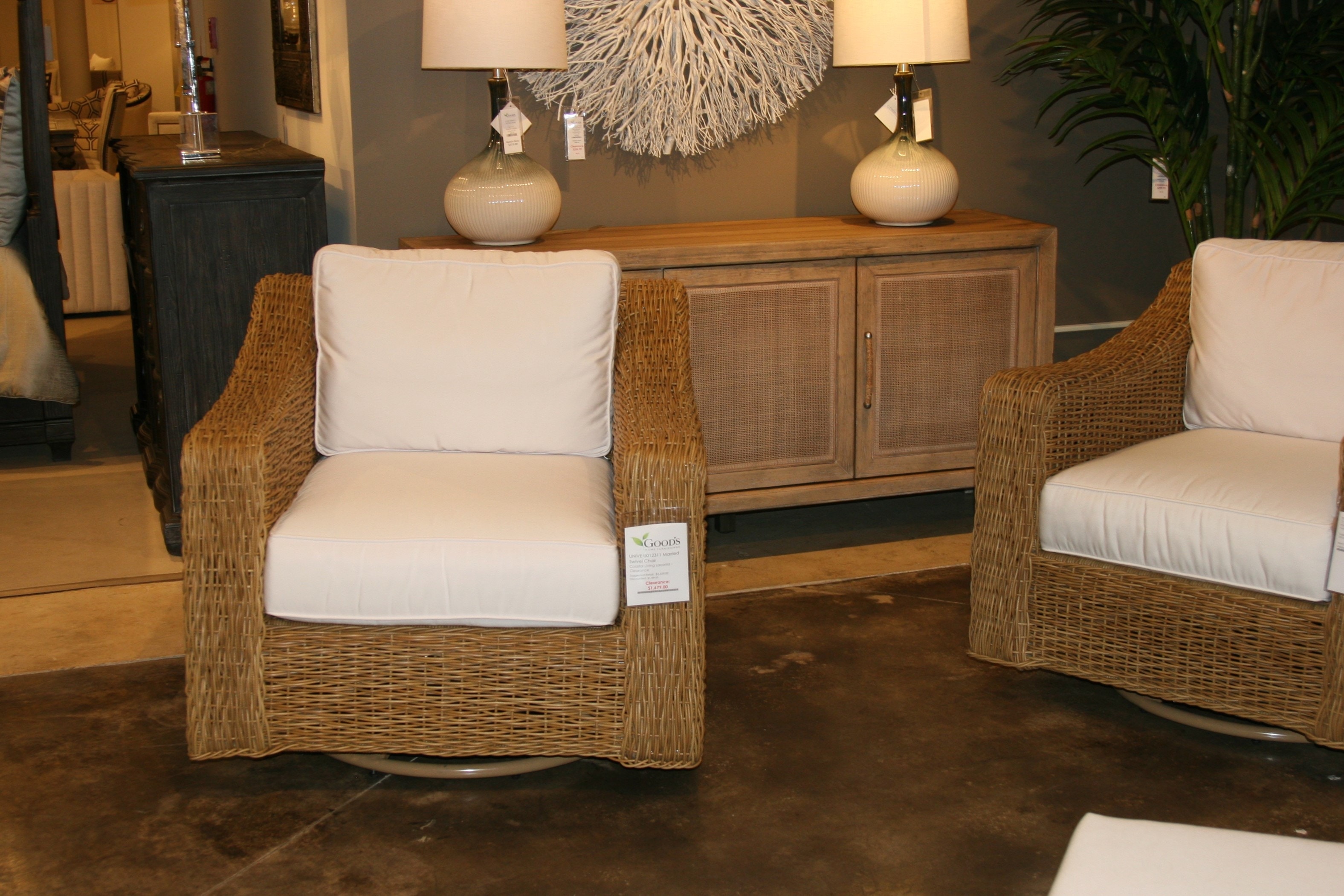 Good's Furniture Outlet Outdoor Furniture Laconia Outdoor Swivel Chair