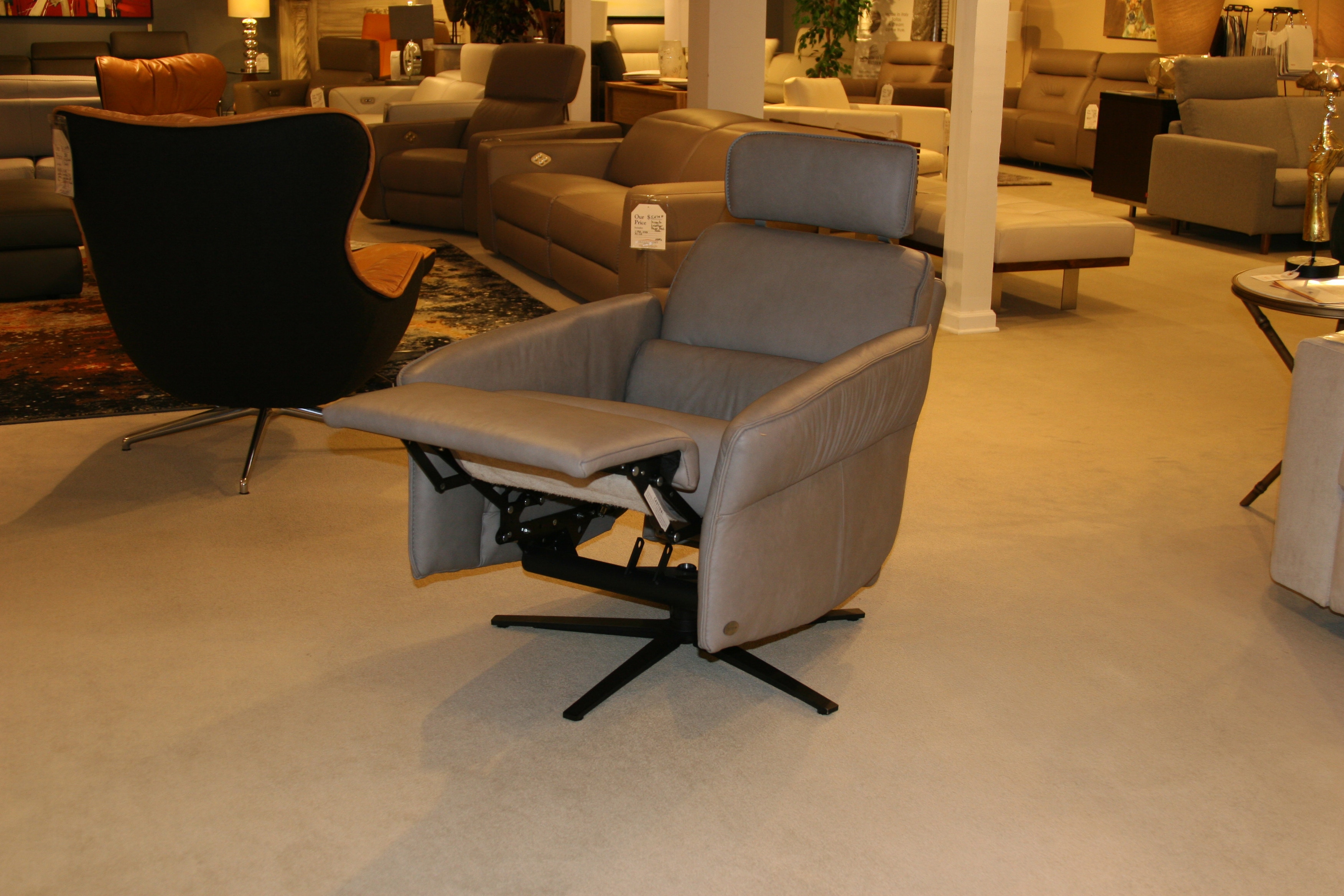 Reflections Furniture Himolla Aura Recliner Leather Chair 8536-236