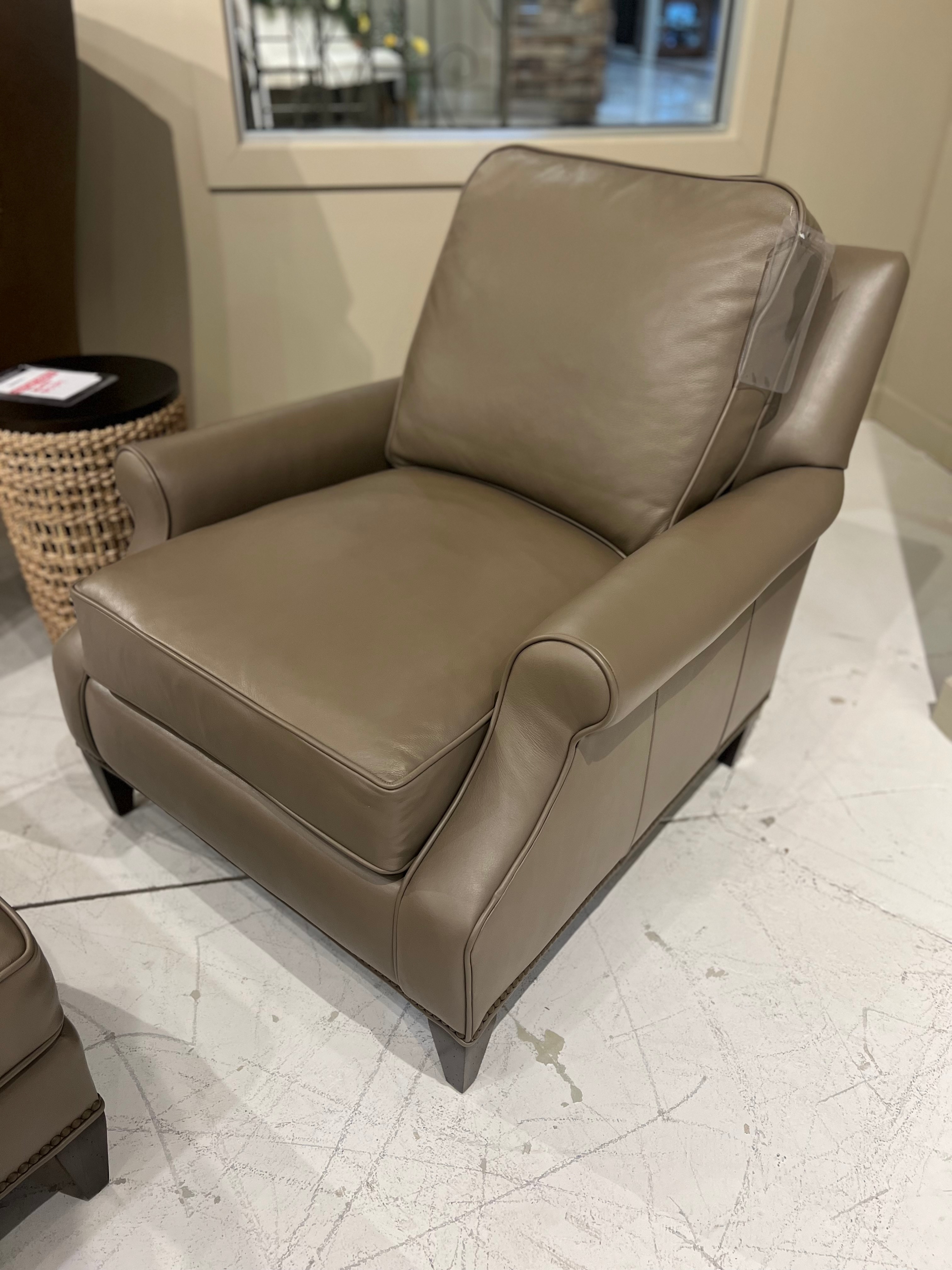 Hancock and Moore Factory Outlet Your Way Classic Chair Y2C01/00457