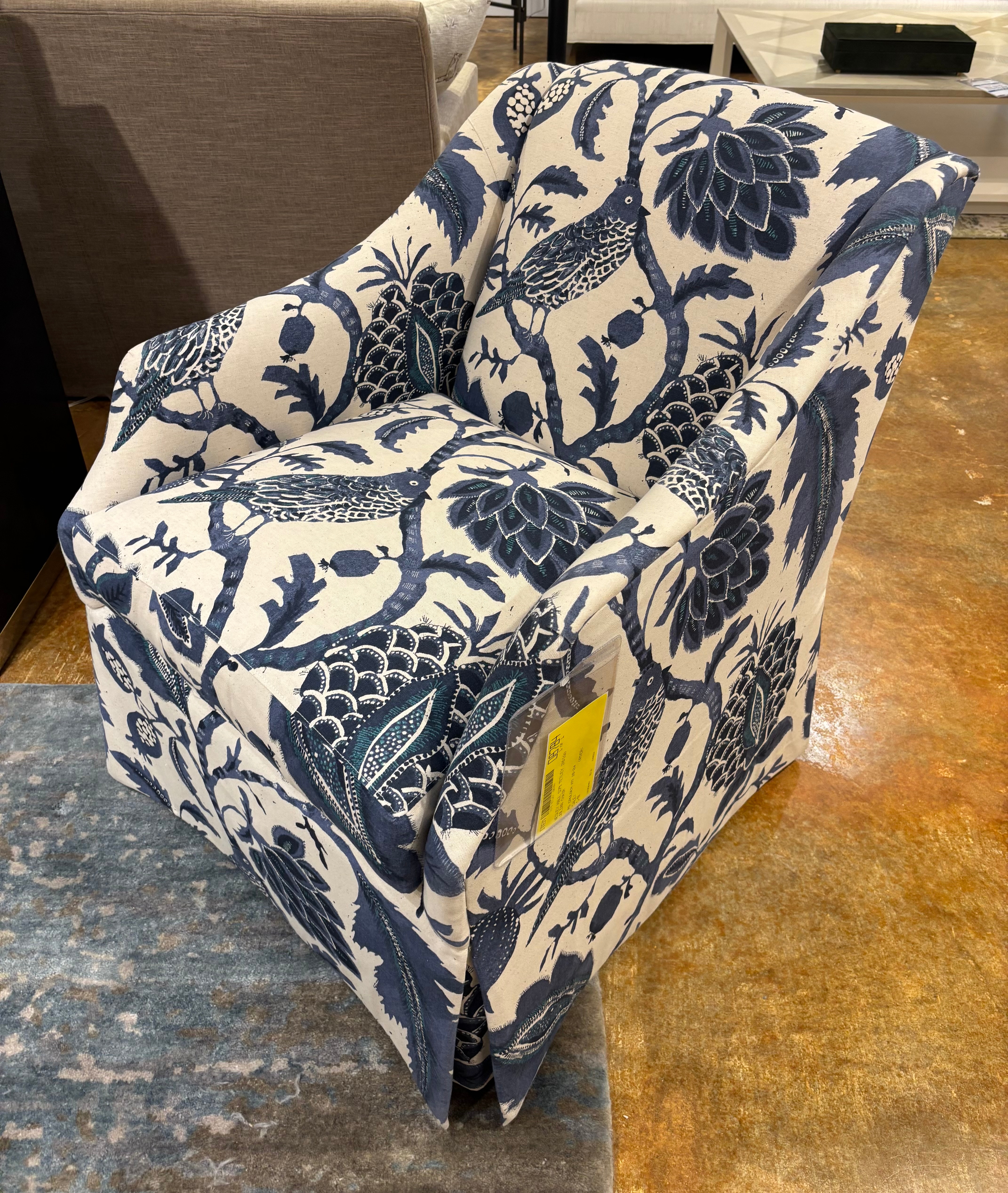 Hickory Park Clearance Wesley Hall 579 Julian Chair 579
