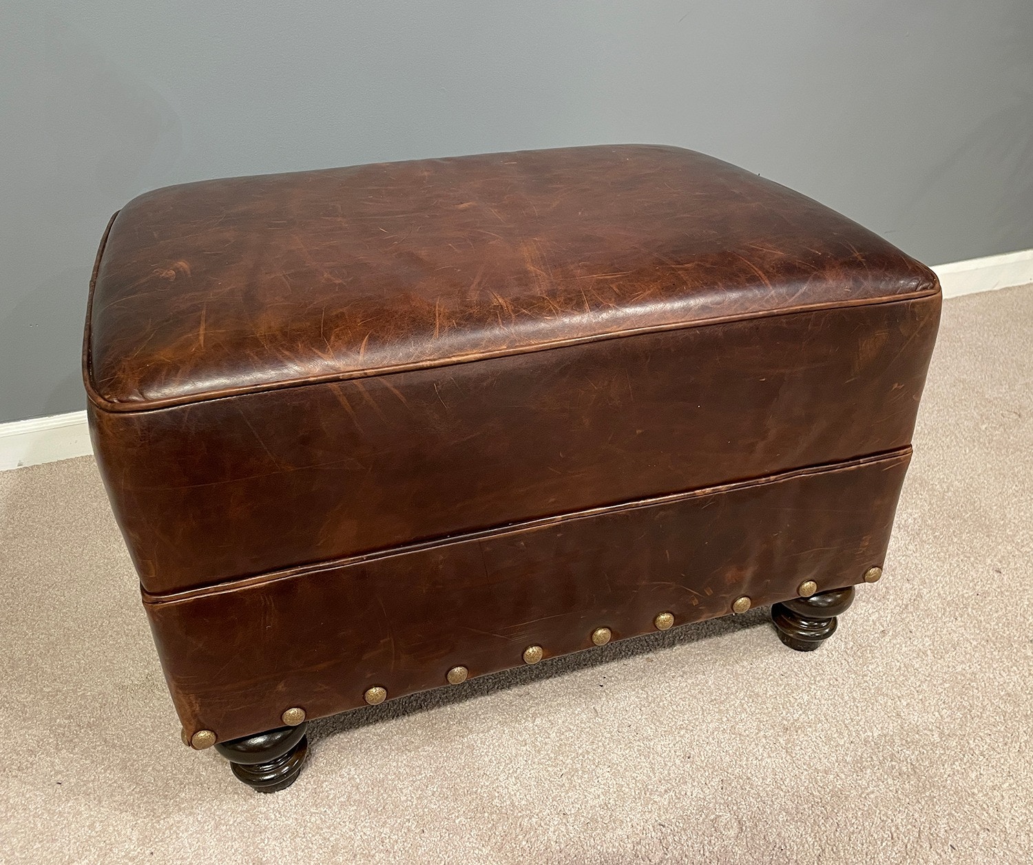 American Classics Leather Hampton Leather Ottoman 959-00