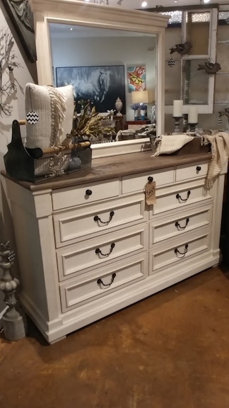 Simply Home By Lindy S Furniture Bedroom Dresser And Mirror By