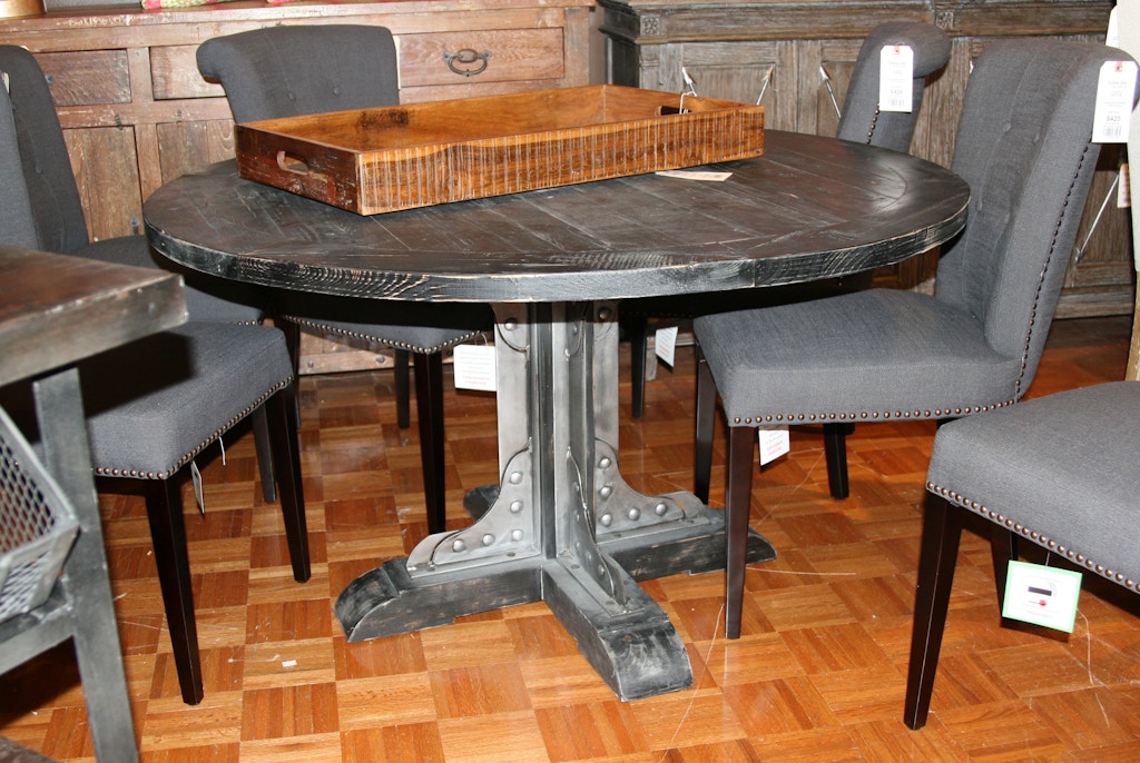 Southern Style Fine Furniture Dining Room Table By Dovetail Southern Style Fine Furniture Dining