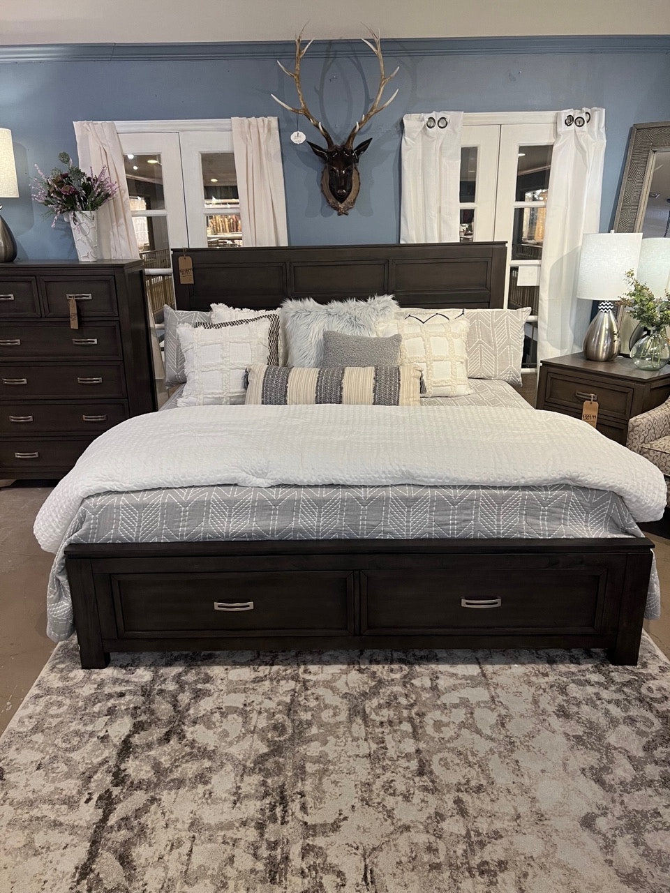 Simply Home by Lindy