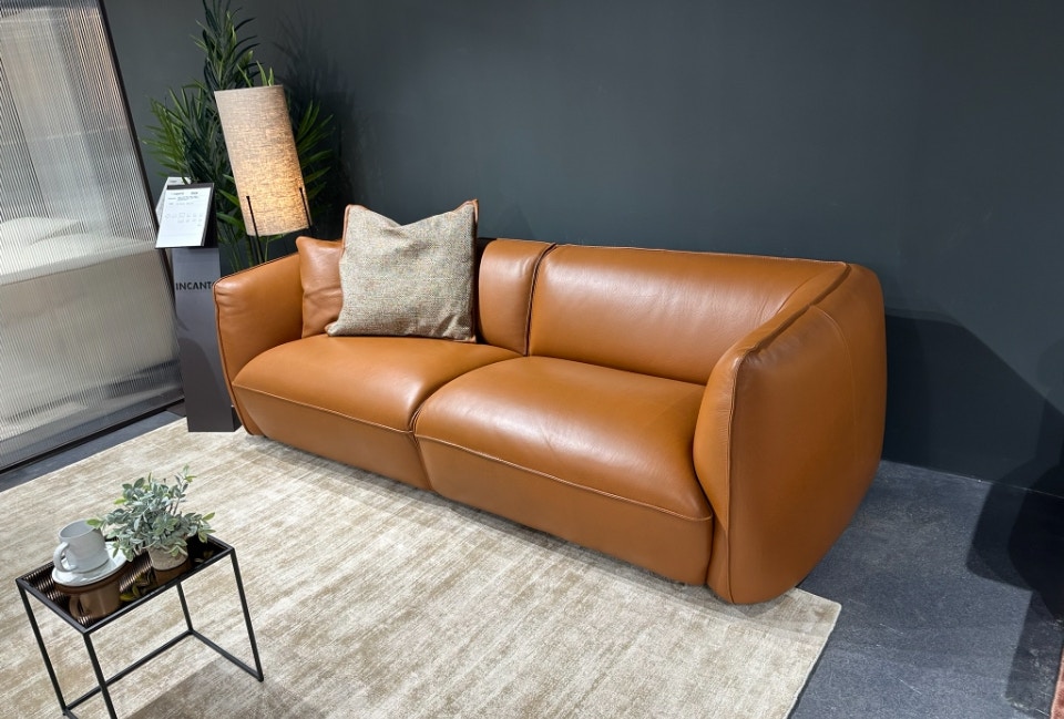 Reflections Furniture Outlet Leather Sofa by Incanto I924-S