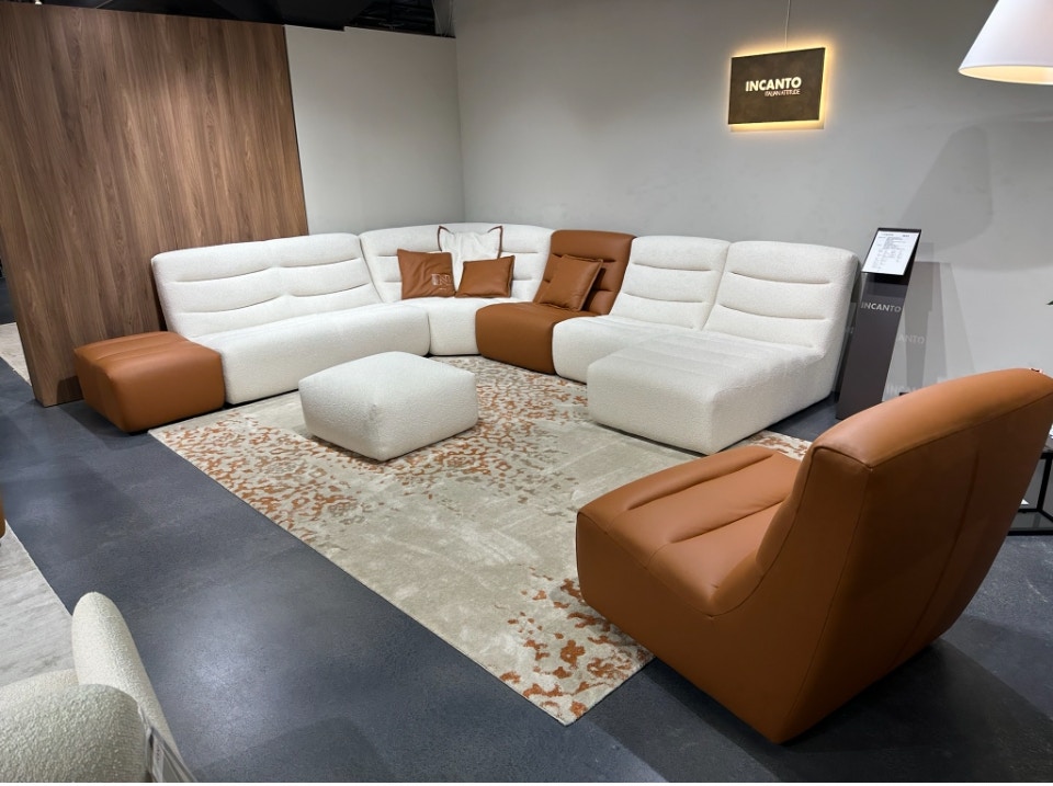 Reflections Furniture Outlet Leather Sectional by Incanto I925-C
