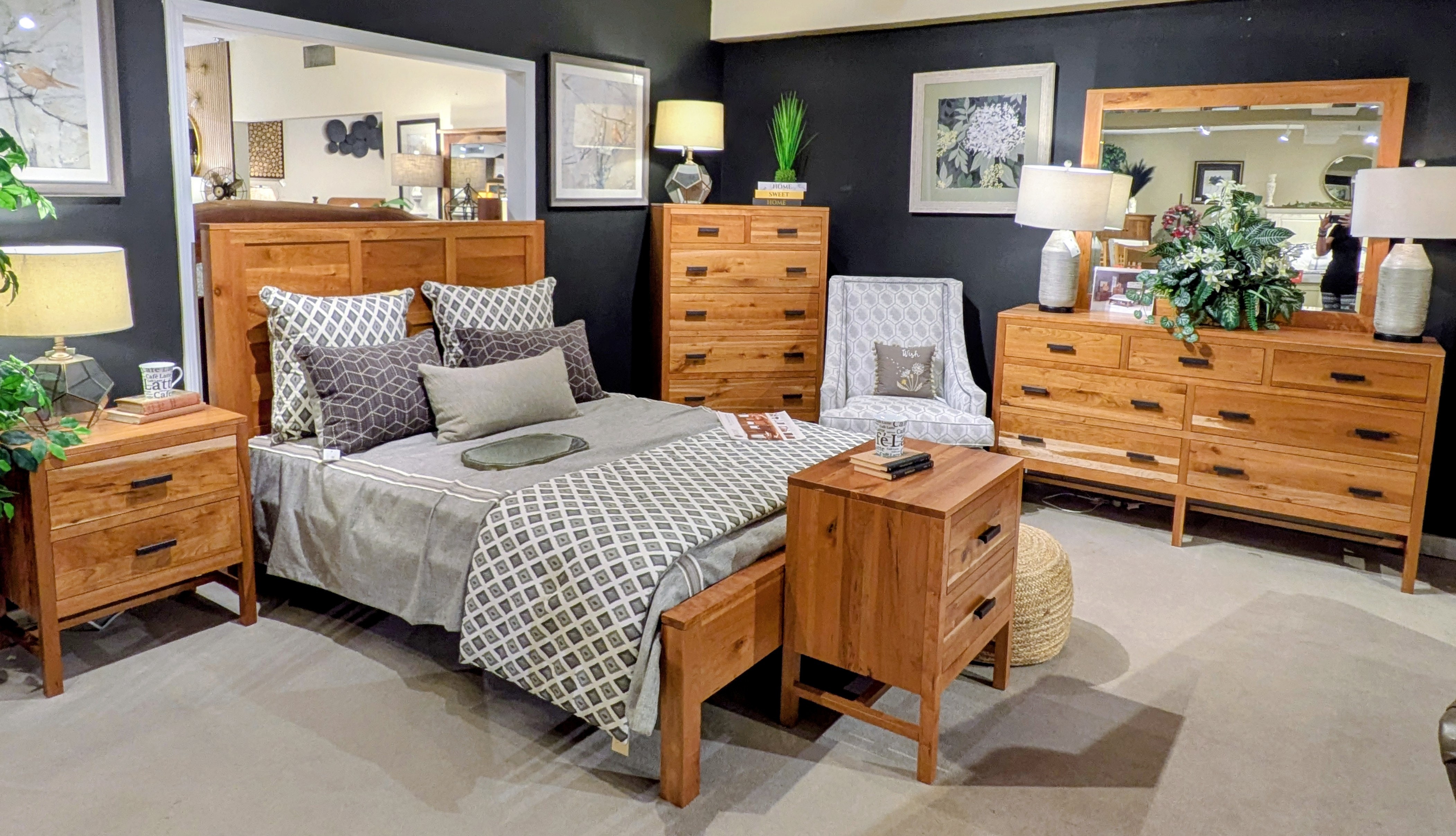 Amish Oak & Cherry Clearance Center Bedroom Group in Rustic Cherry - Hand Rubbed Oil Lynnwood-BR