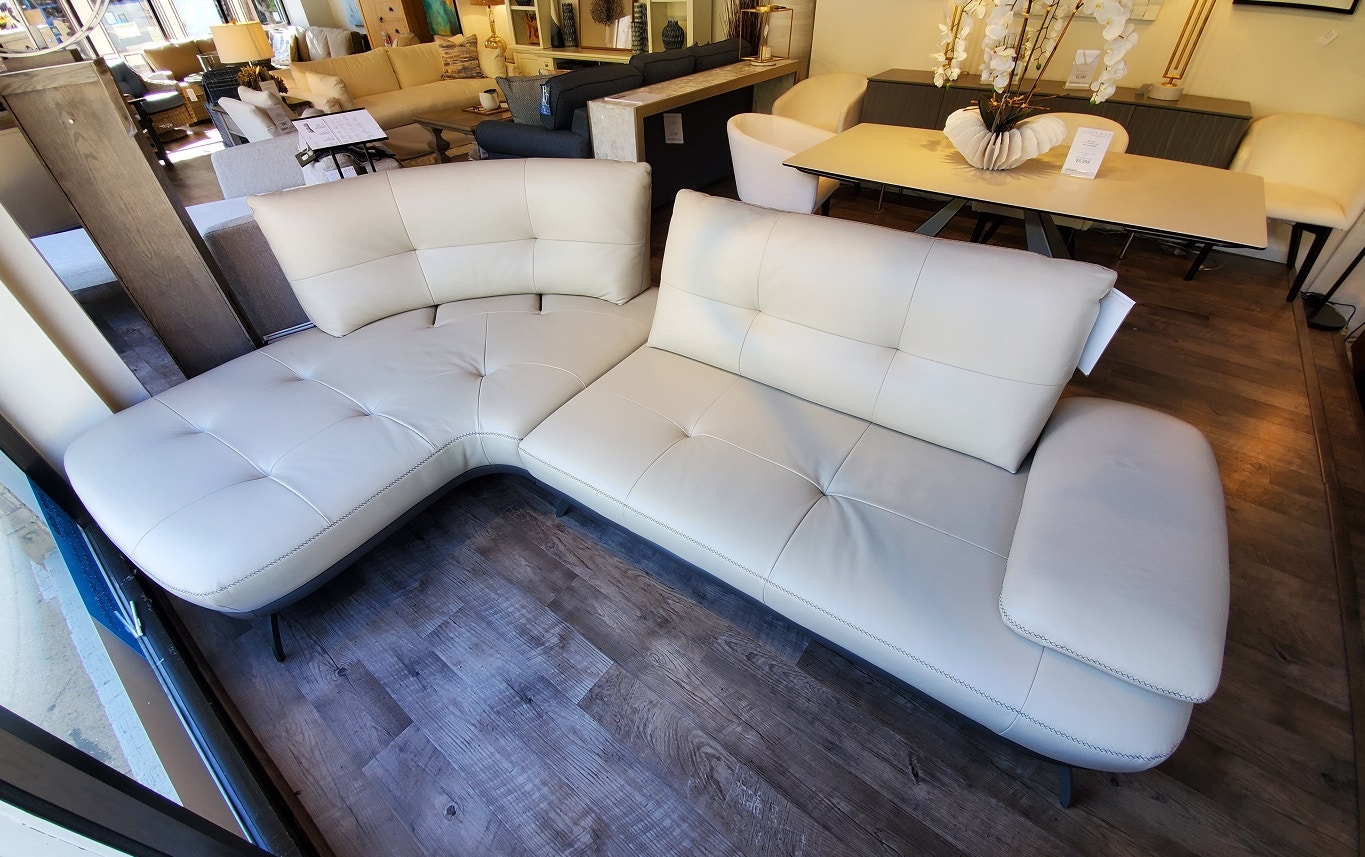 Max deals divani furniture