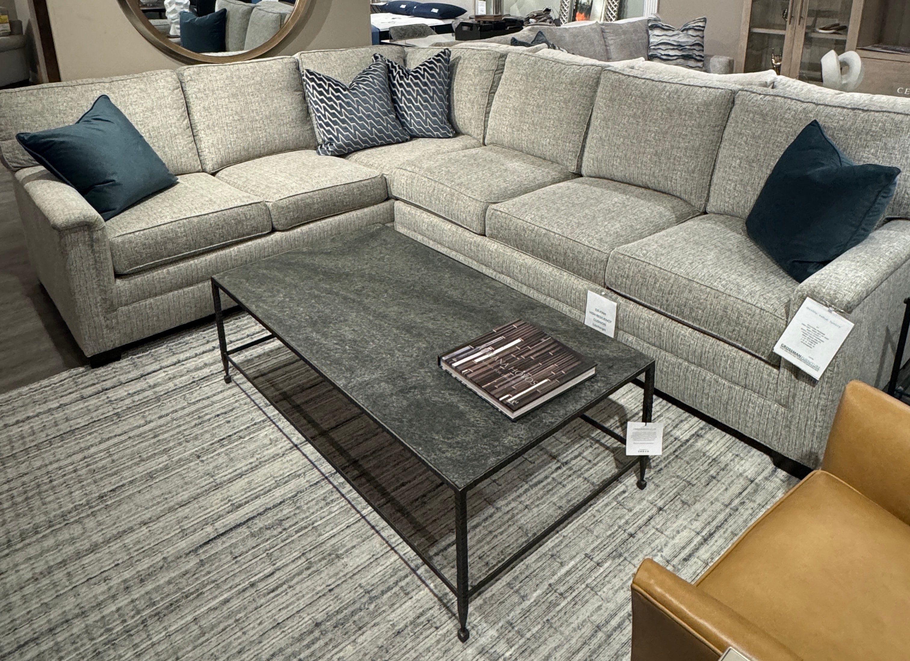 Huntington House Huntington House 2062 121" * 96" 2pc Fabric Sectional 2062 (226738/226737)