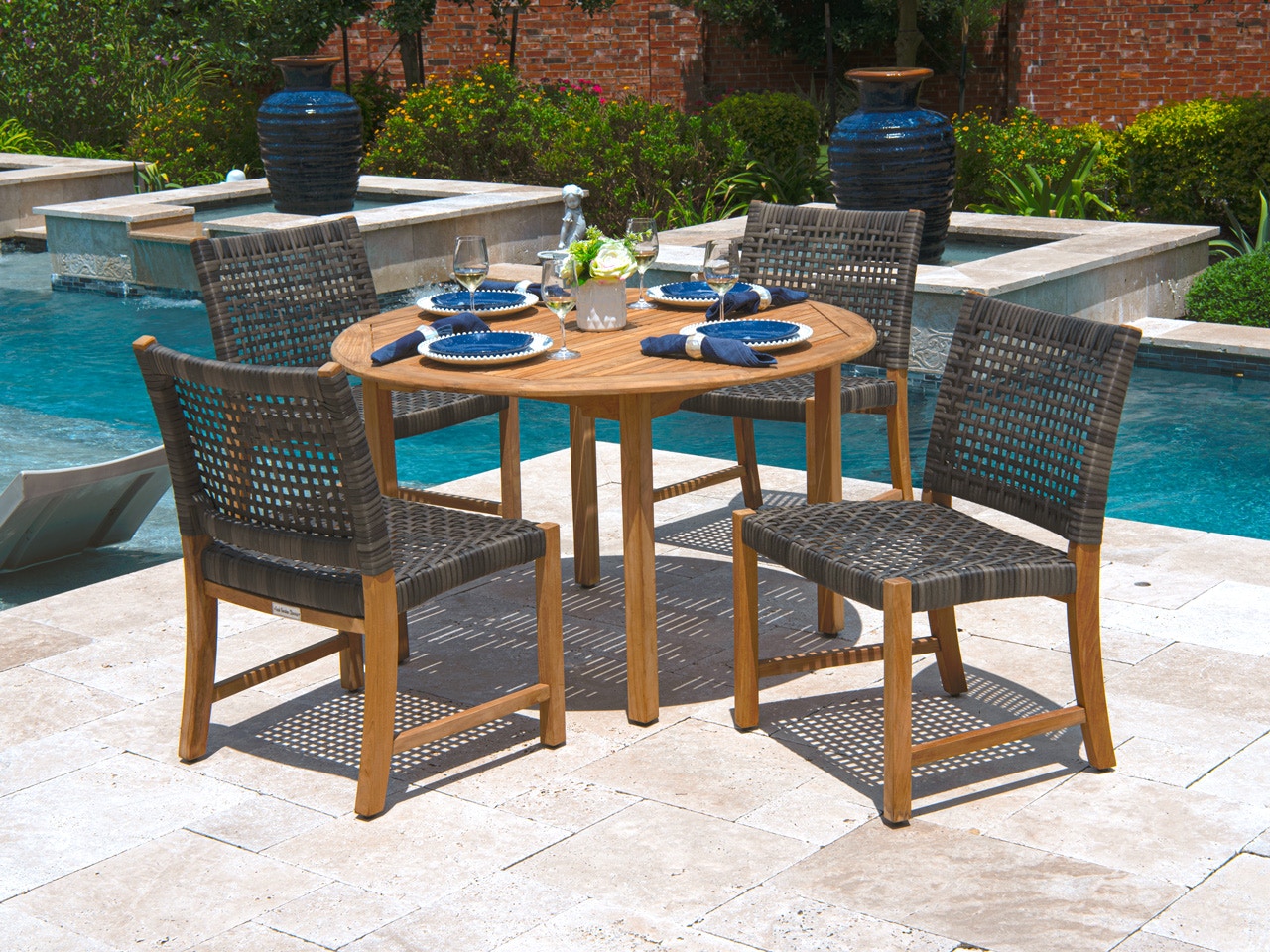 outdoor rattan round table and chairs