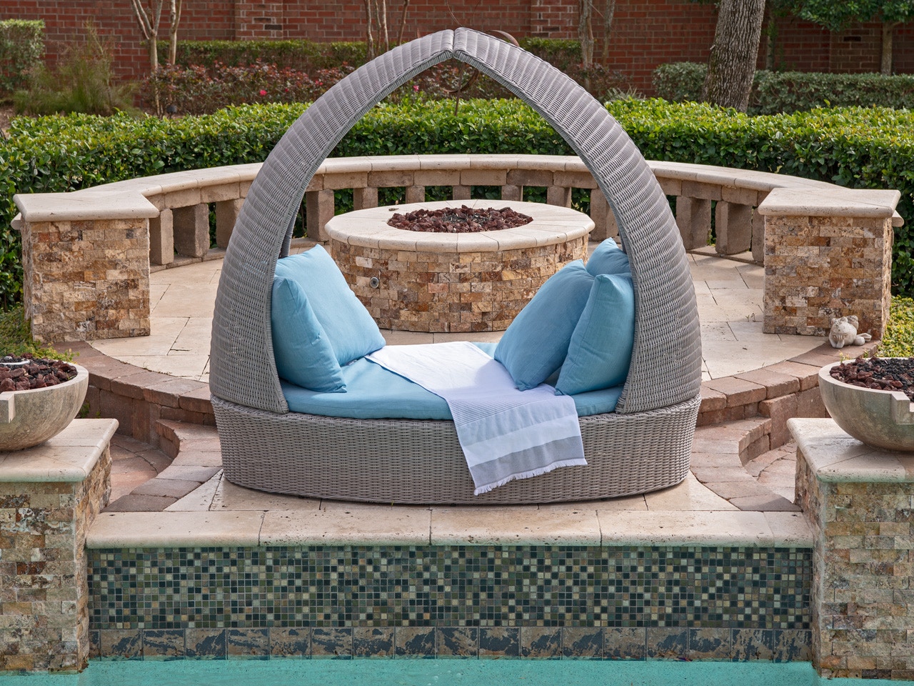 Outdoor Patio Villa Salvaged Oak Outdoor Wicker Cast Horizon