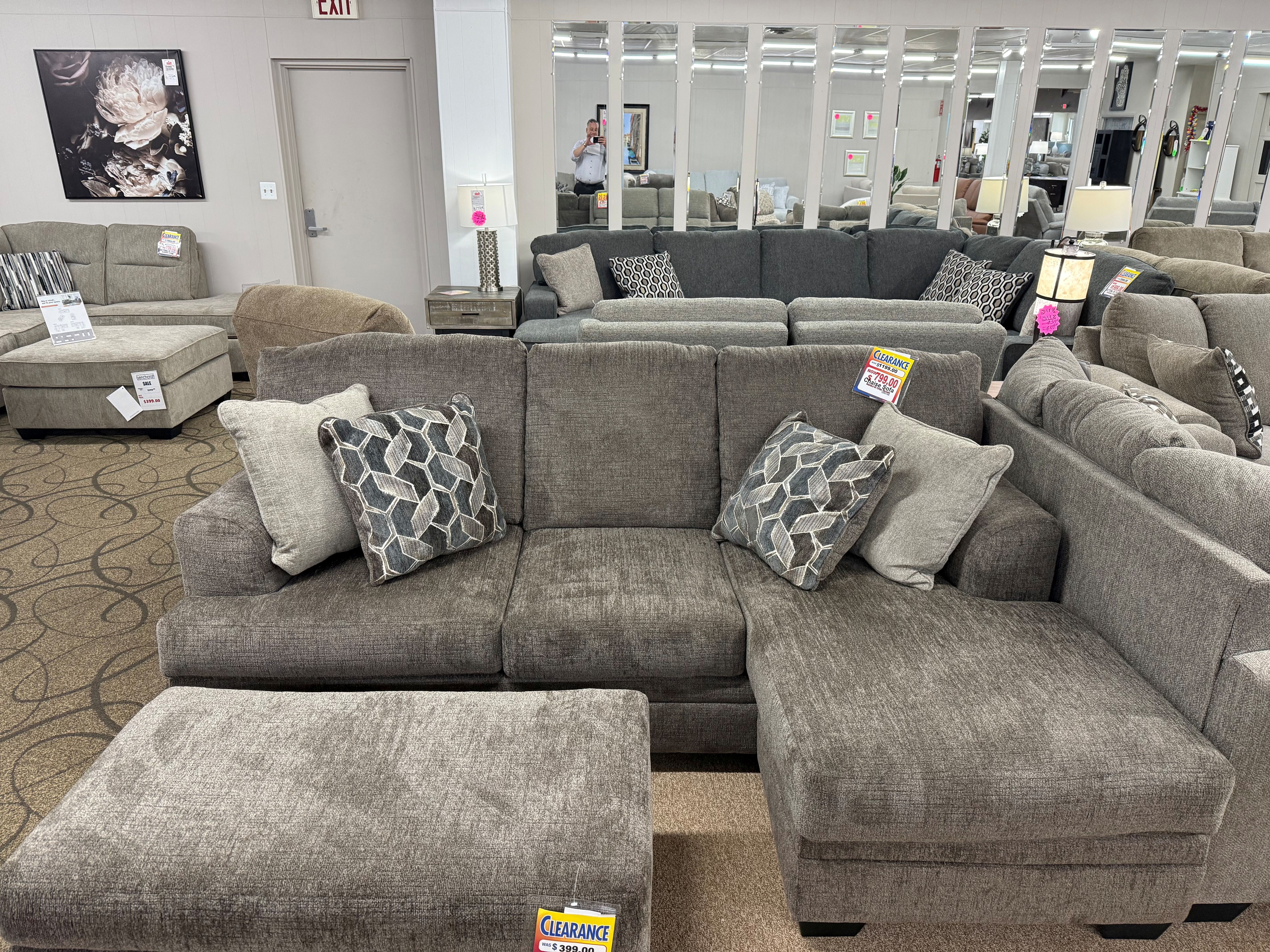Benchcraft Benchcraft Sofa Chaise 
