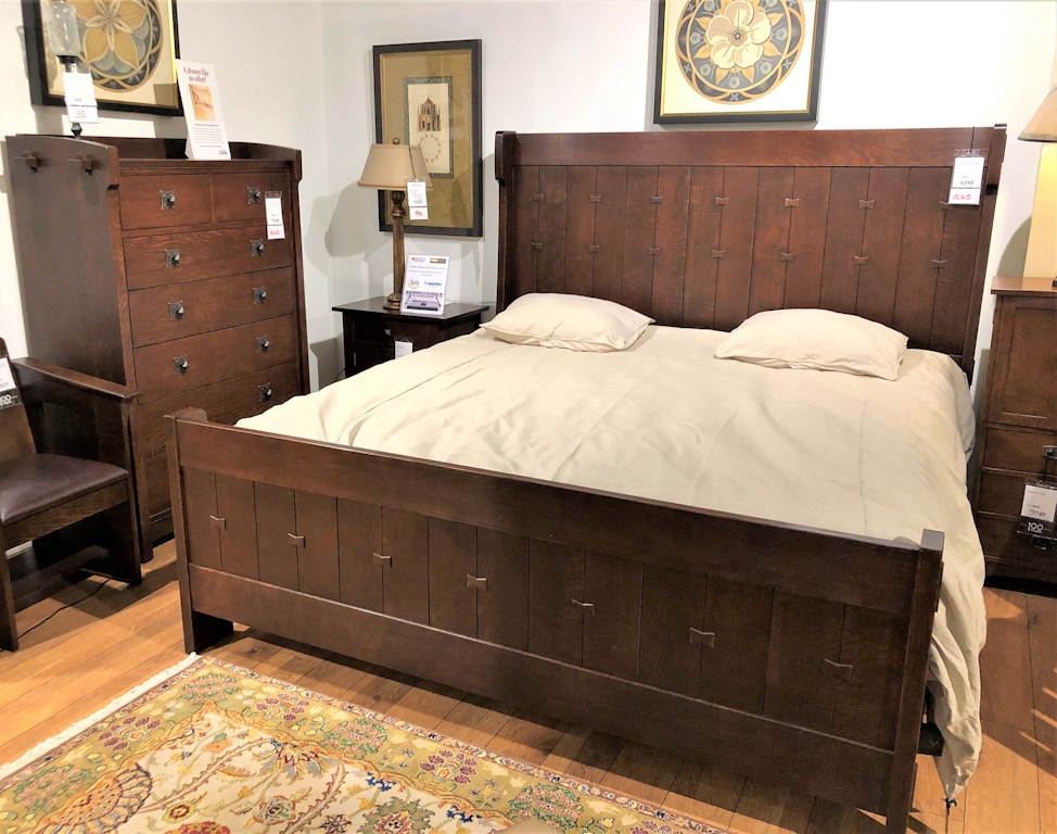 3 Piece Gus Bedroom Set King Bed Chest And Night Table