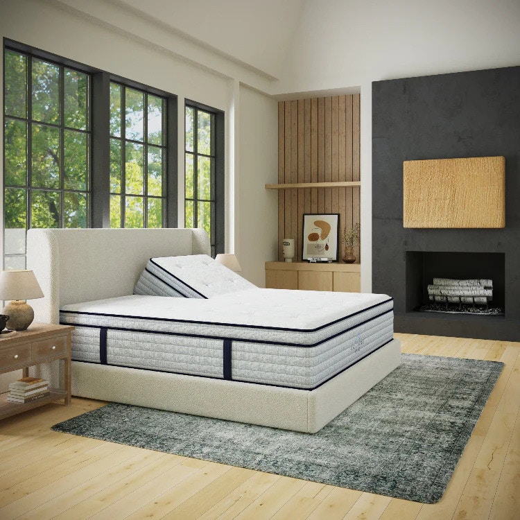 Ice I-Class Pillow Top Mattress 285M