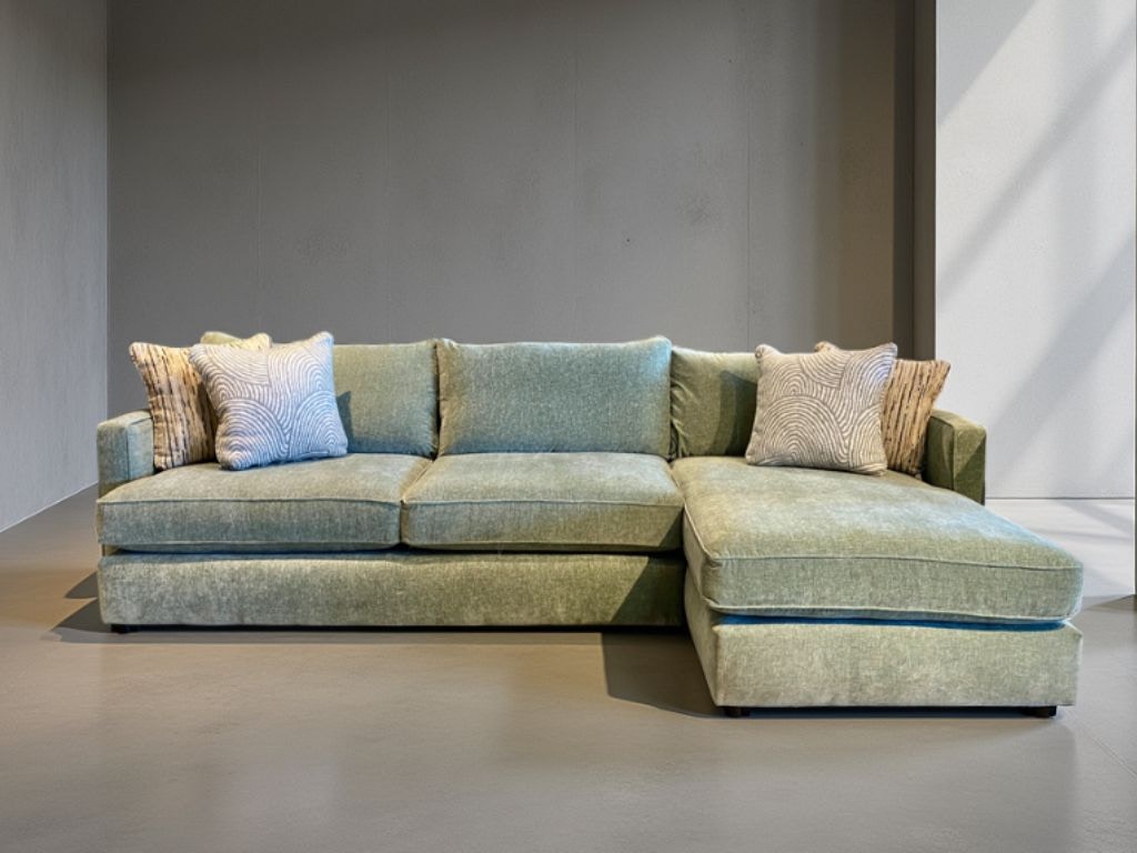  Finley 2pc Sofa Chaise ST8508-31L/26R