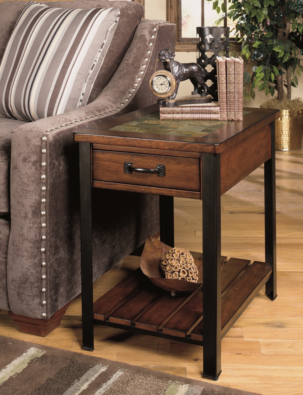 3013 end table with shop storage