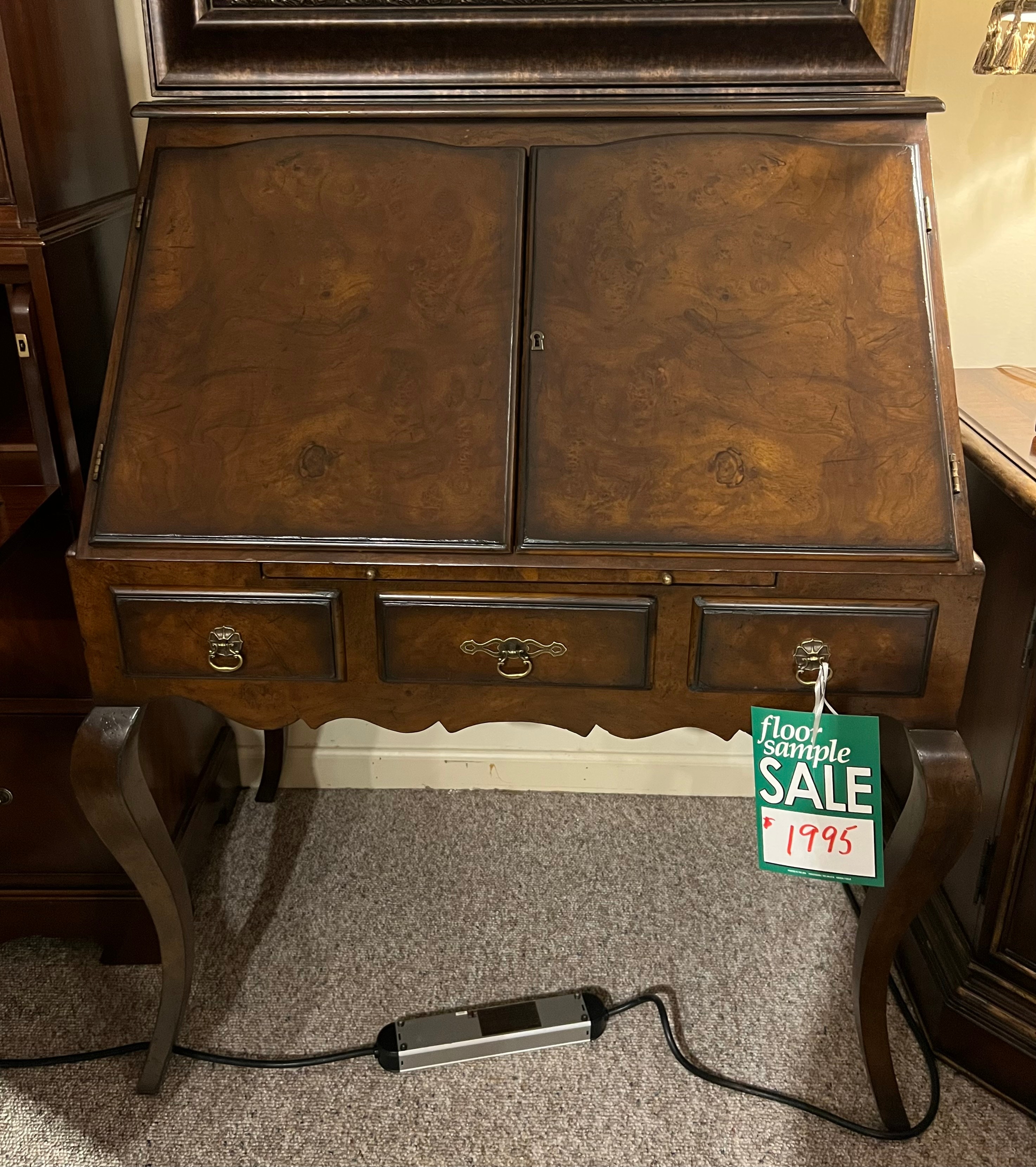  Provincial Desk X21041