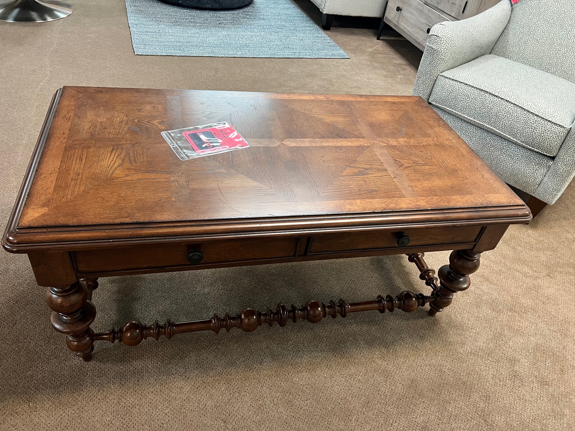 Universal Furniture COCKTAIL TABLE 