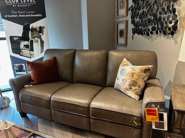 Bassett RECLINING SOFA 