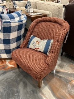 Taylor King 1823 Customizable *Petite Bisger Chair