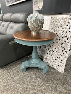 Signature Design A4000379 Mirimyn Accent Table