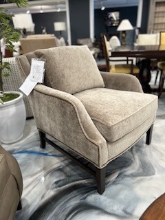 Century Furniture AE-11-2007 Customizable Earl Club Chair
