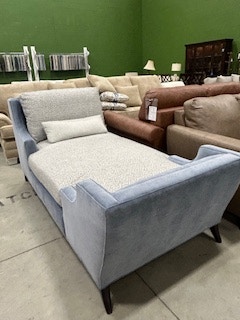 Jessica Charles Brenna Chaise 377