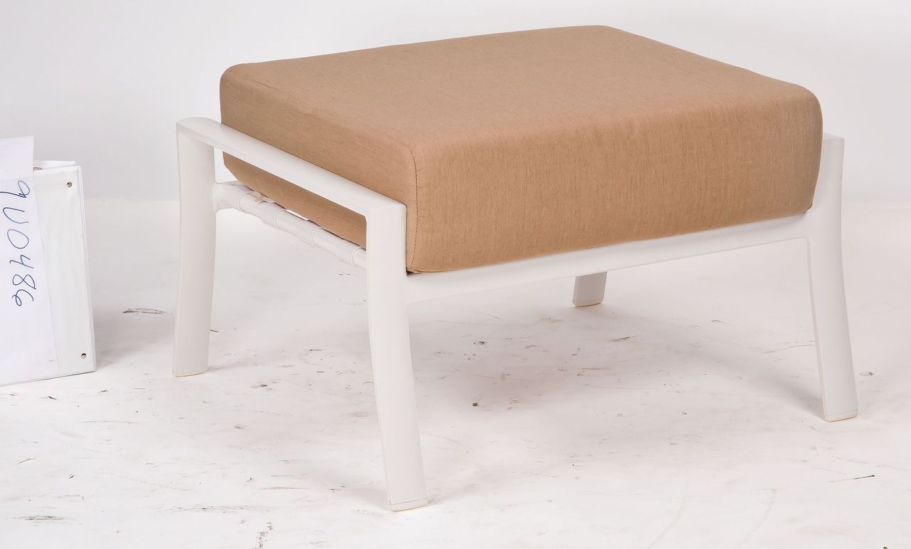 Ottoman 9U0486